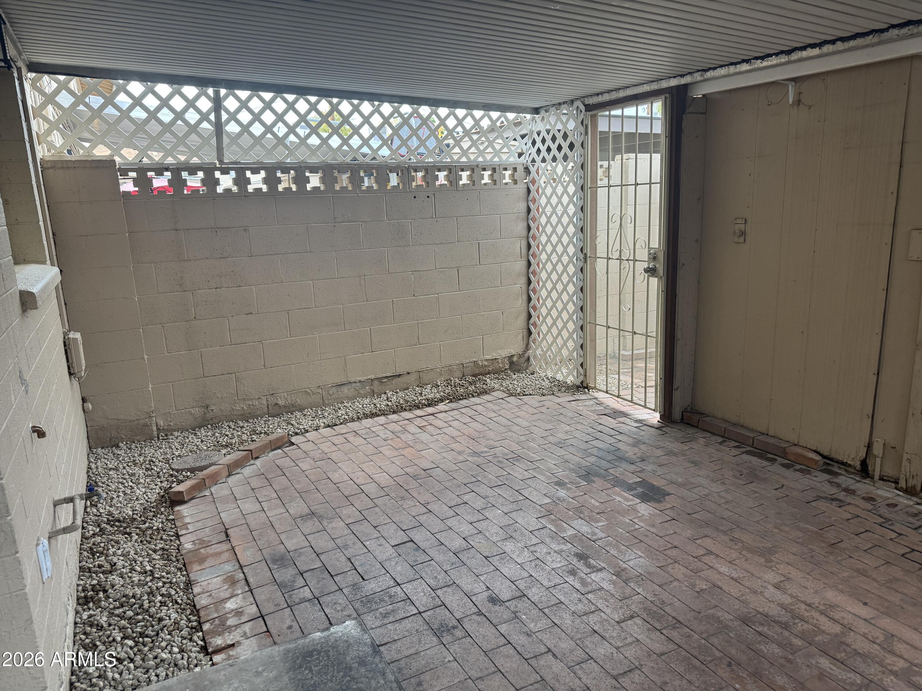 WEST PLAZA TOWNHOUSE UNIT 2 RESUBDIVISION - Residential
