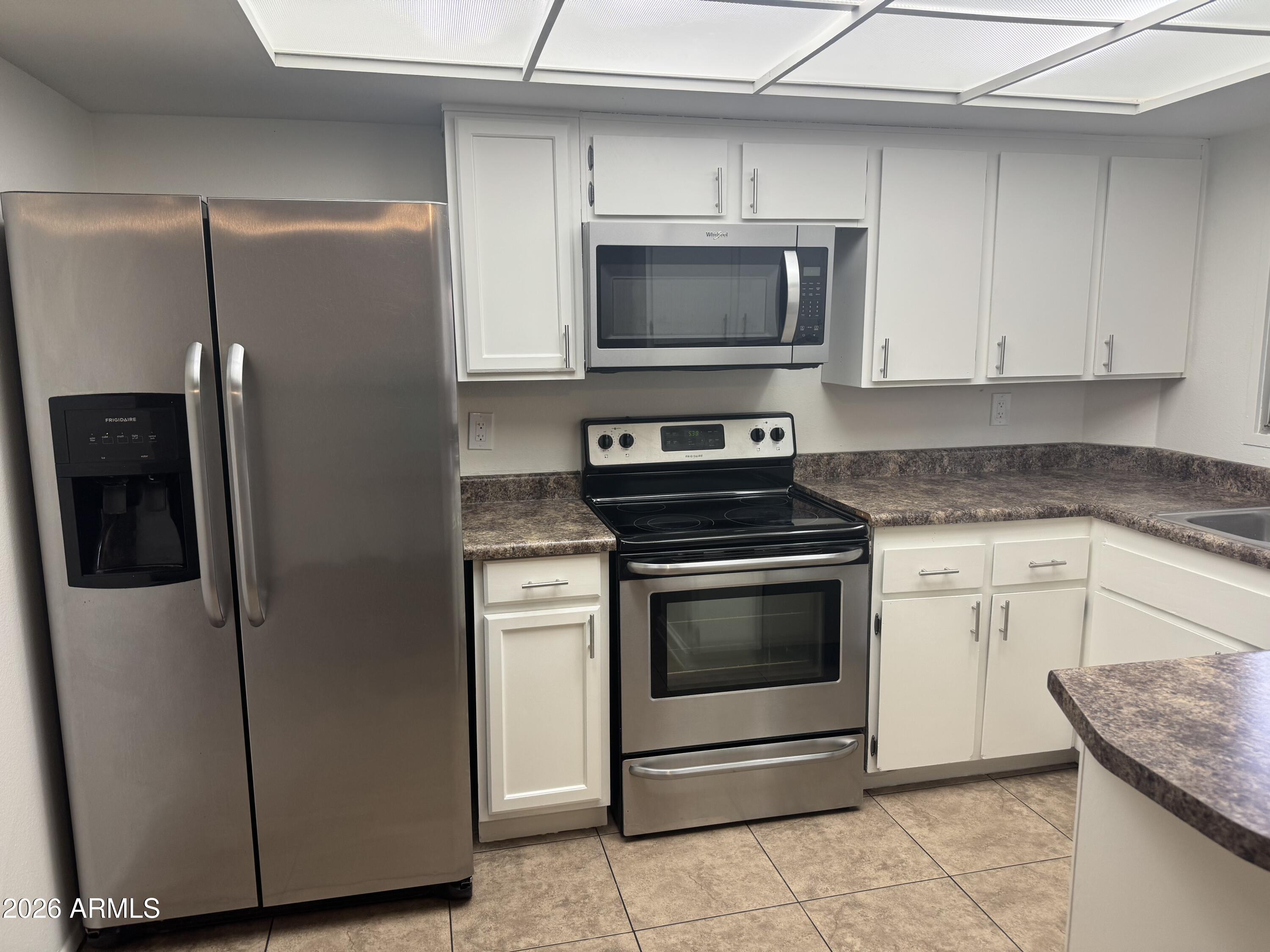 WEST PLAZA TOWNHOUSE UNIT 2 RESUBDIVISION - Residential
