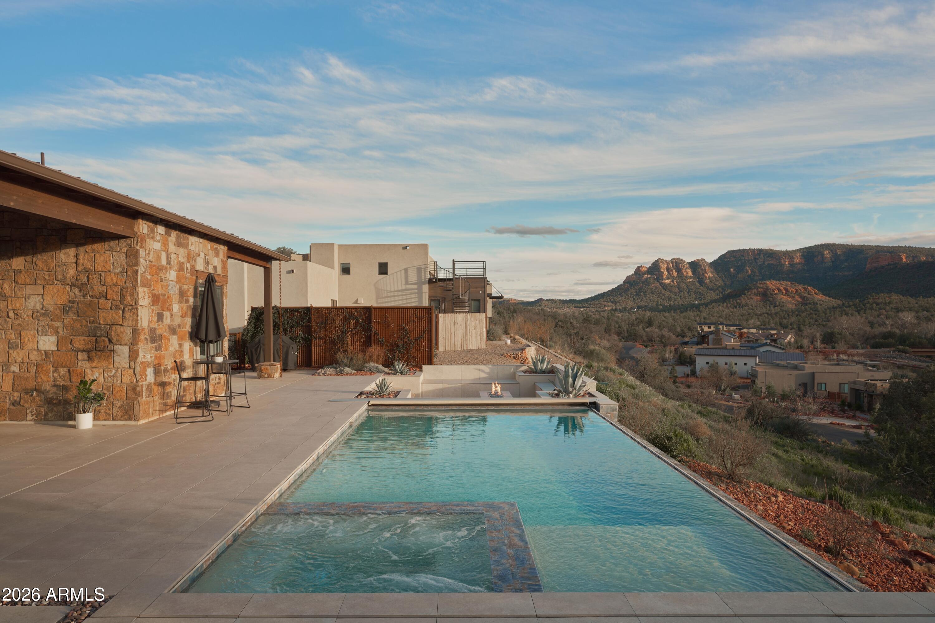 SEDONA RANCH - Residential