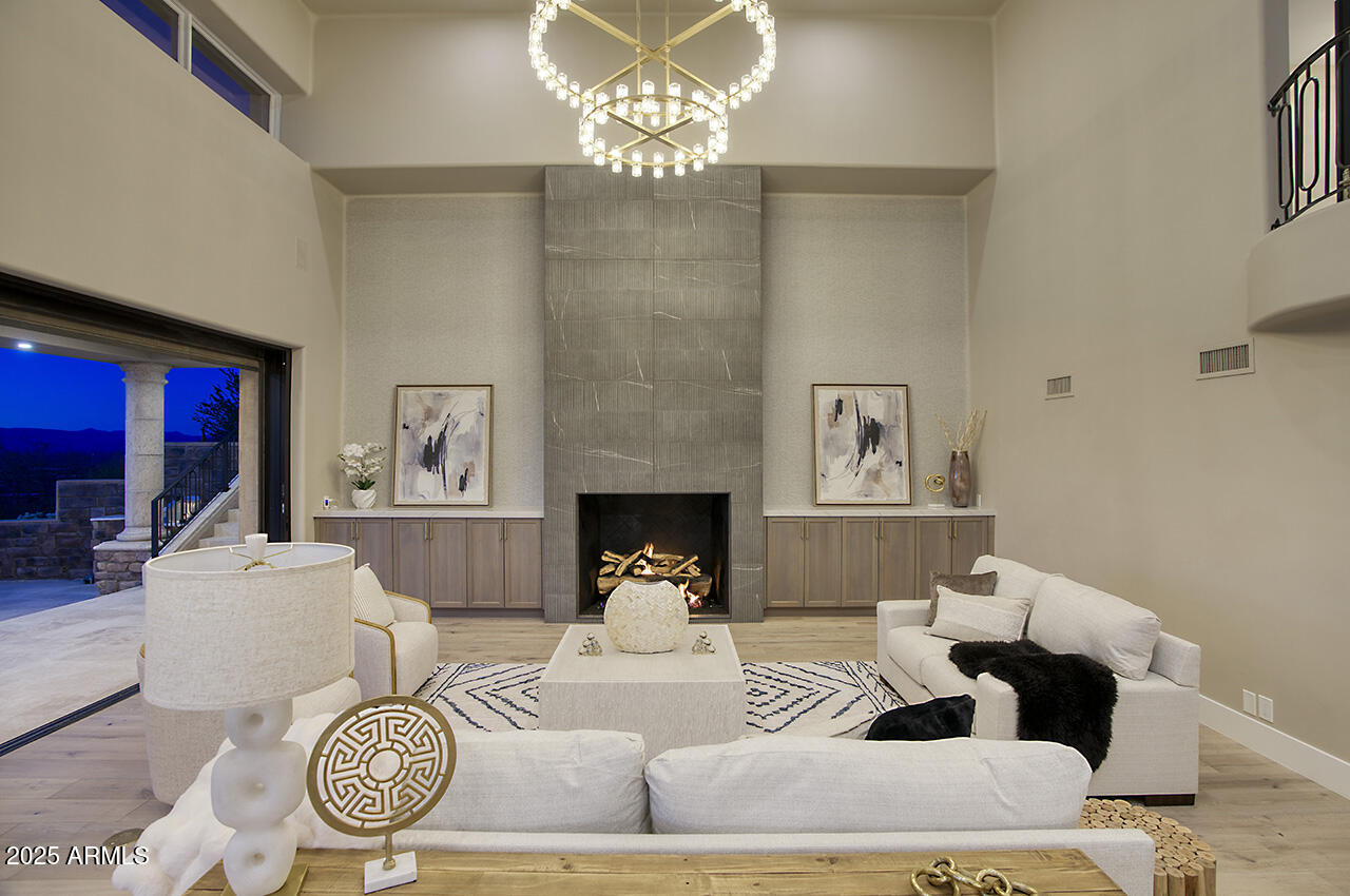 ESTANCIA - Residential