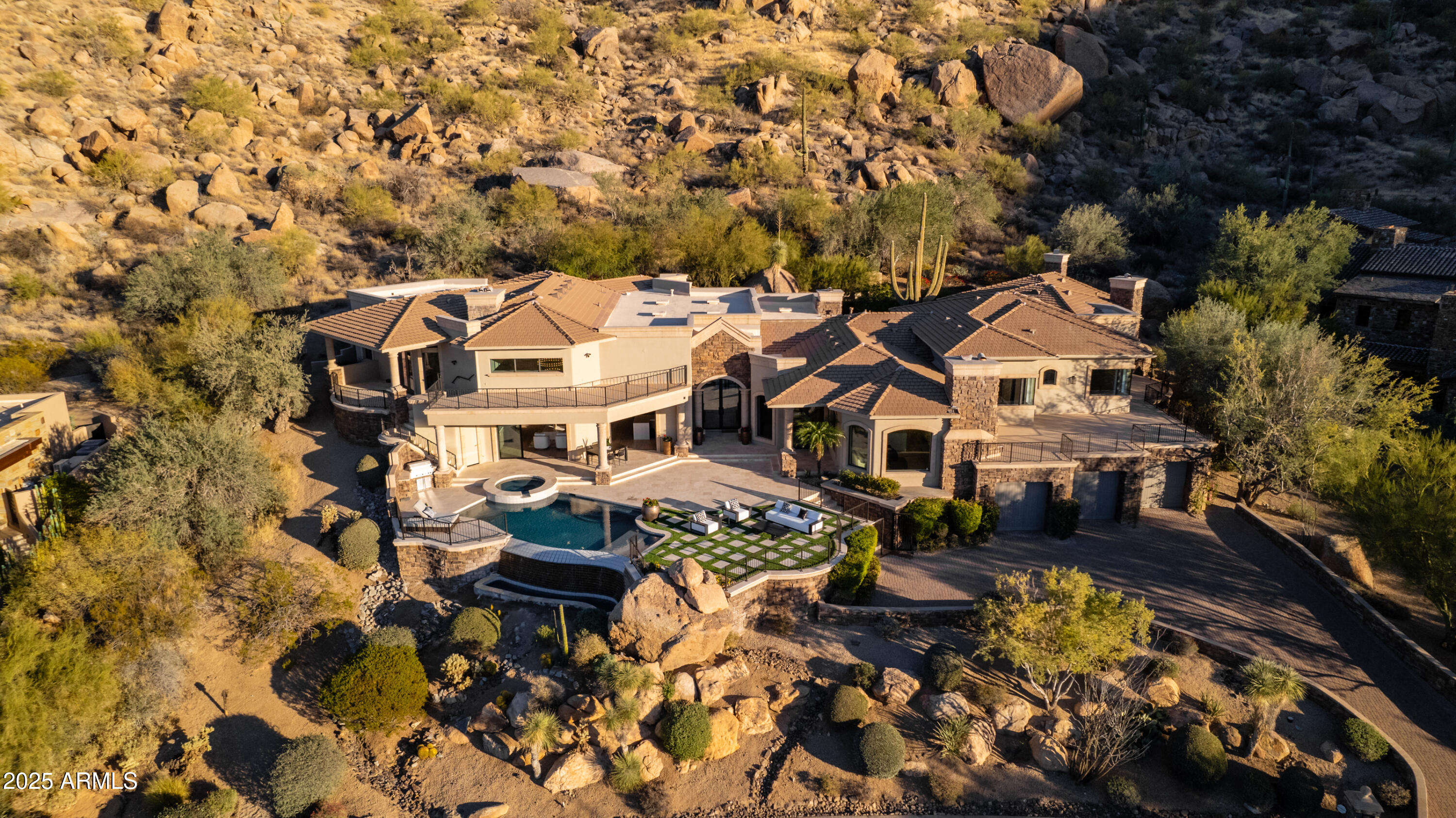 ESTANCIA - Residential