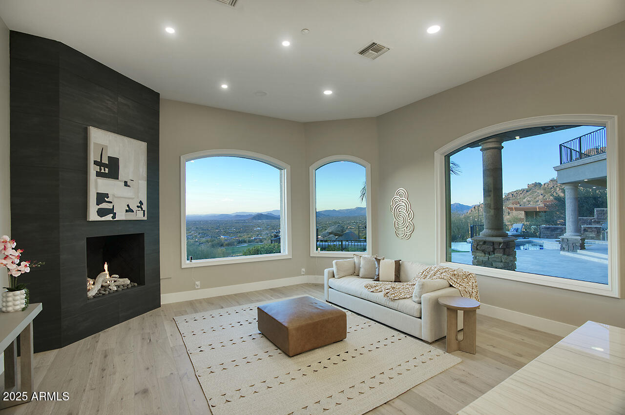 ESTANCIA - Residential