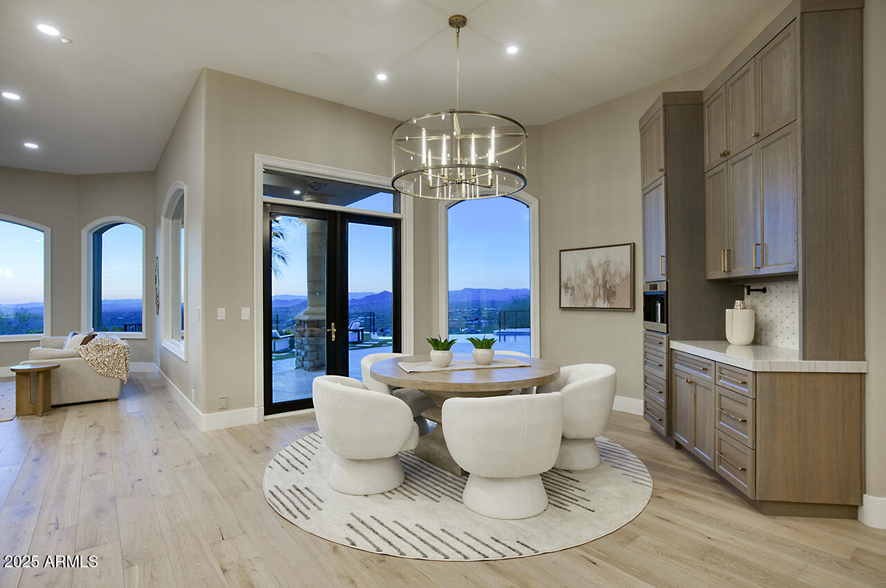 ESTANCIA - Residential