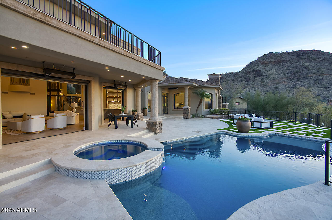 ESTANCIA - Residential
