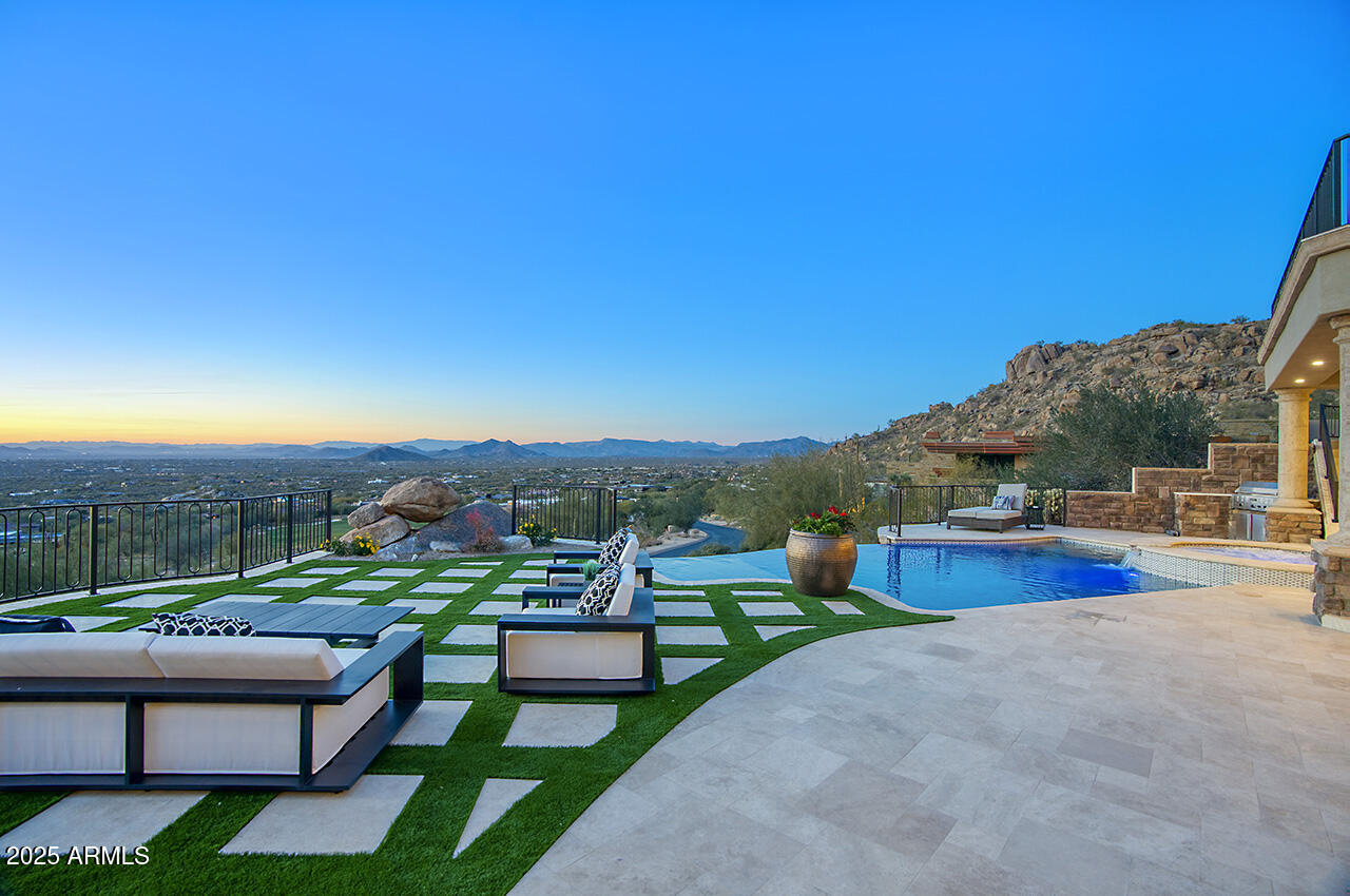 ESTANCIA - Residential