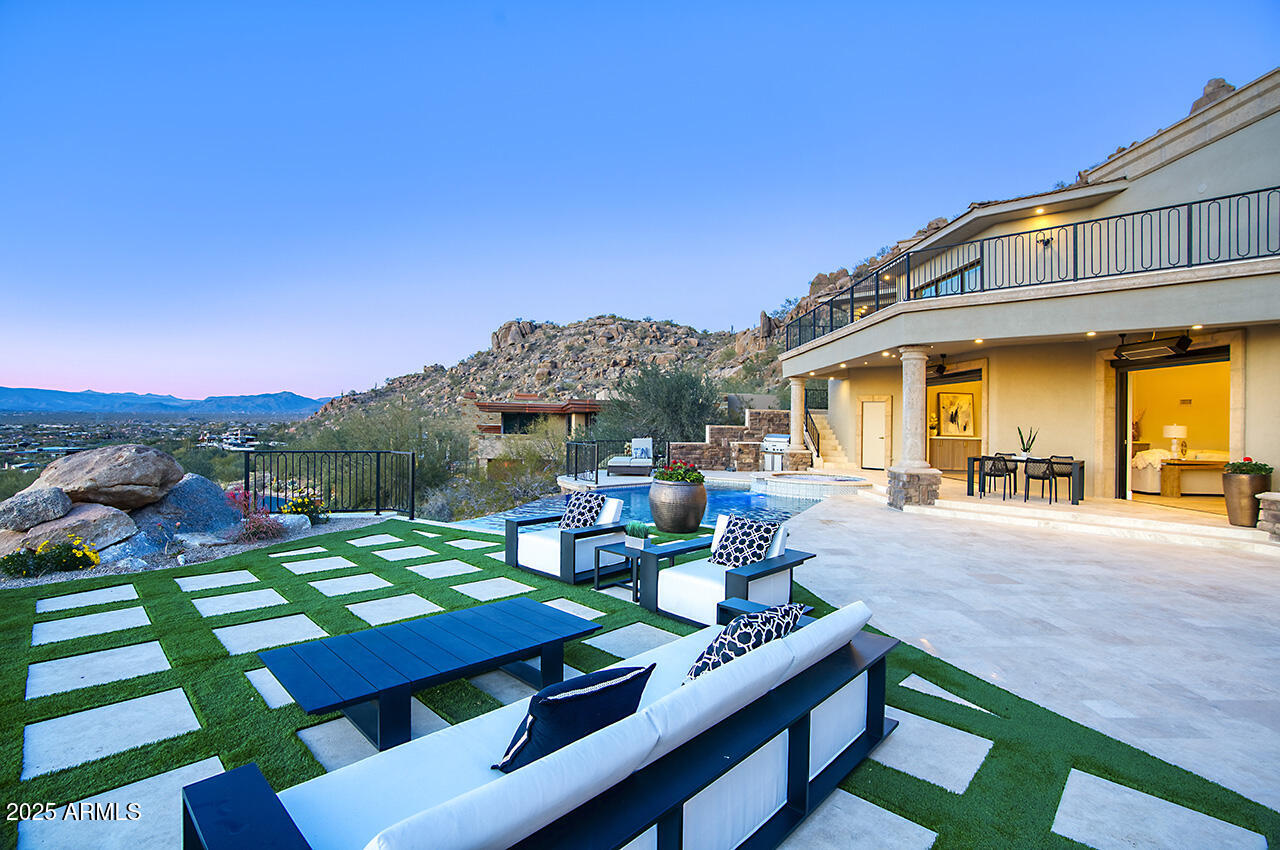 ESTANCIA - Residential