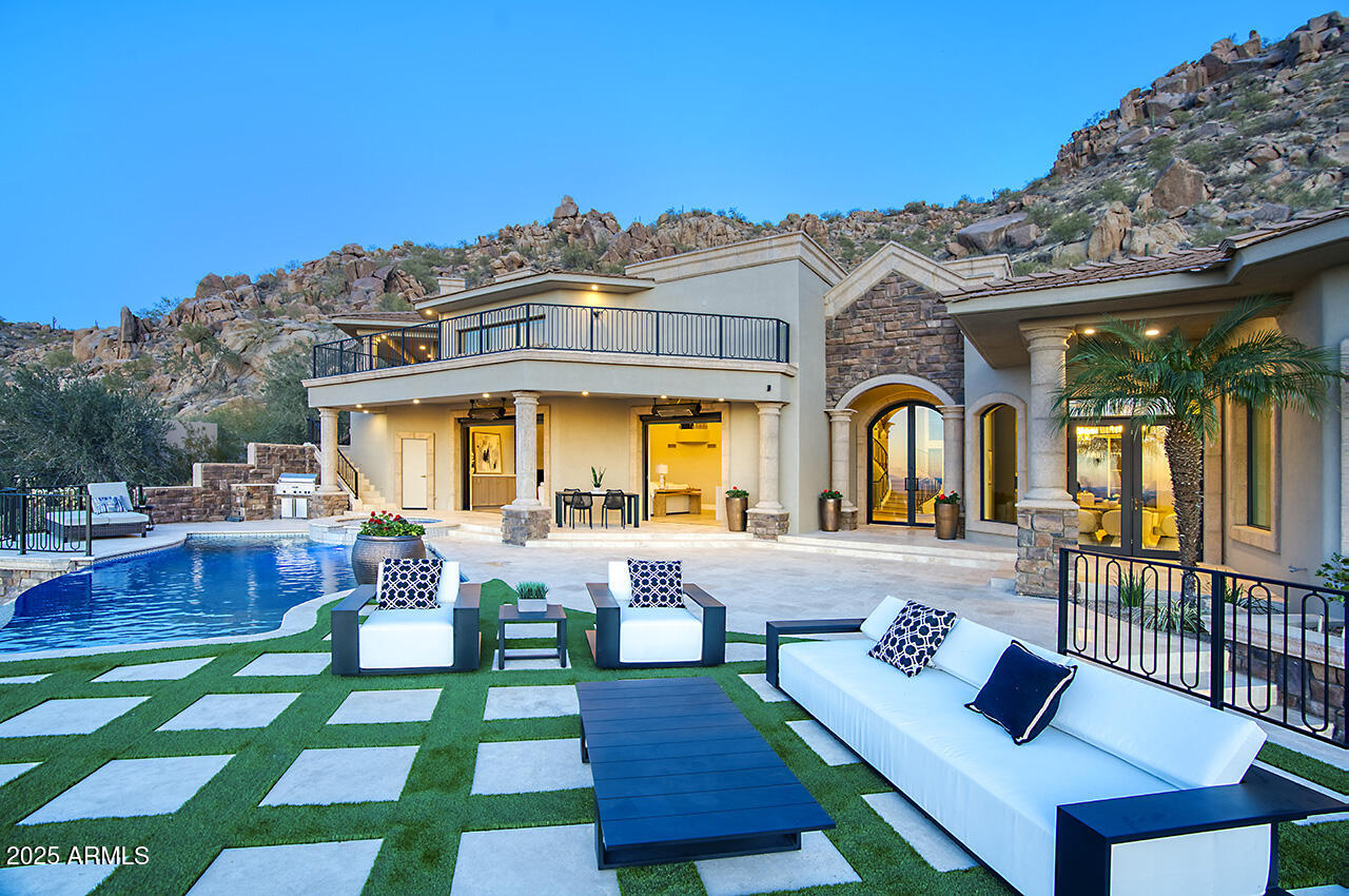 ESTANCIA - Residential