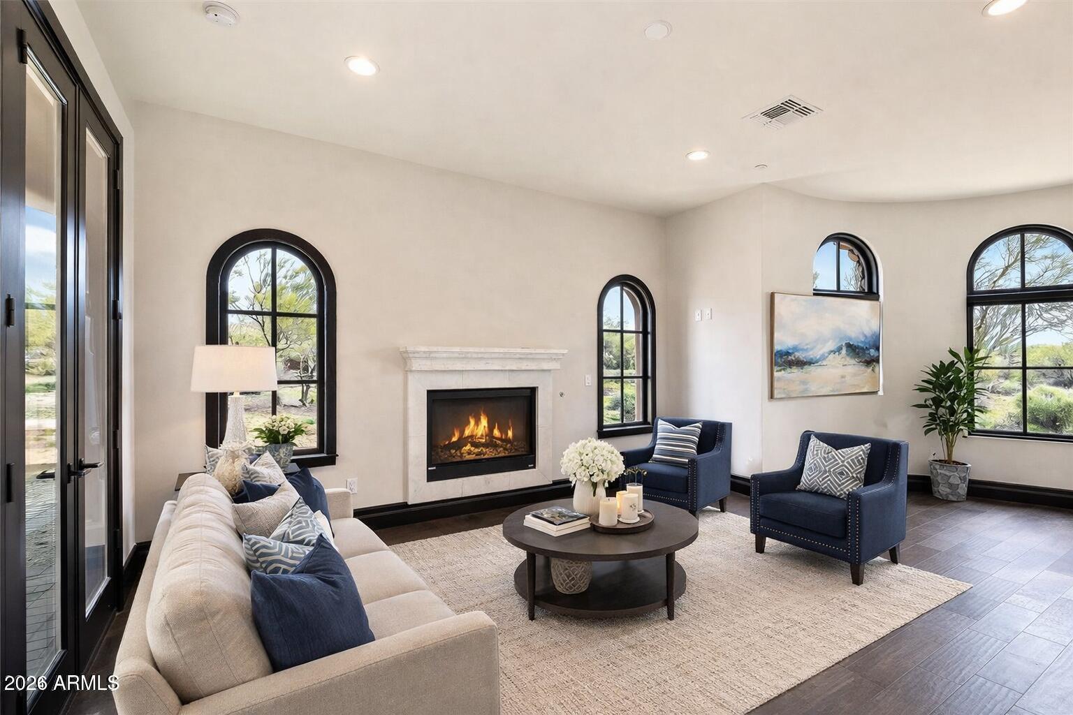 WHISPER ROCK - Residential