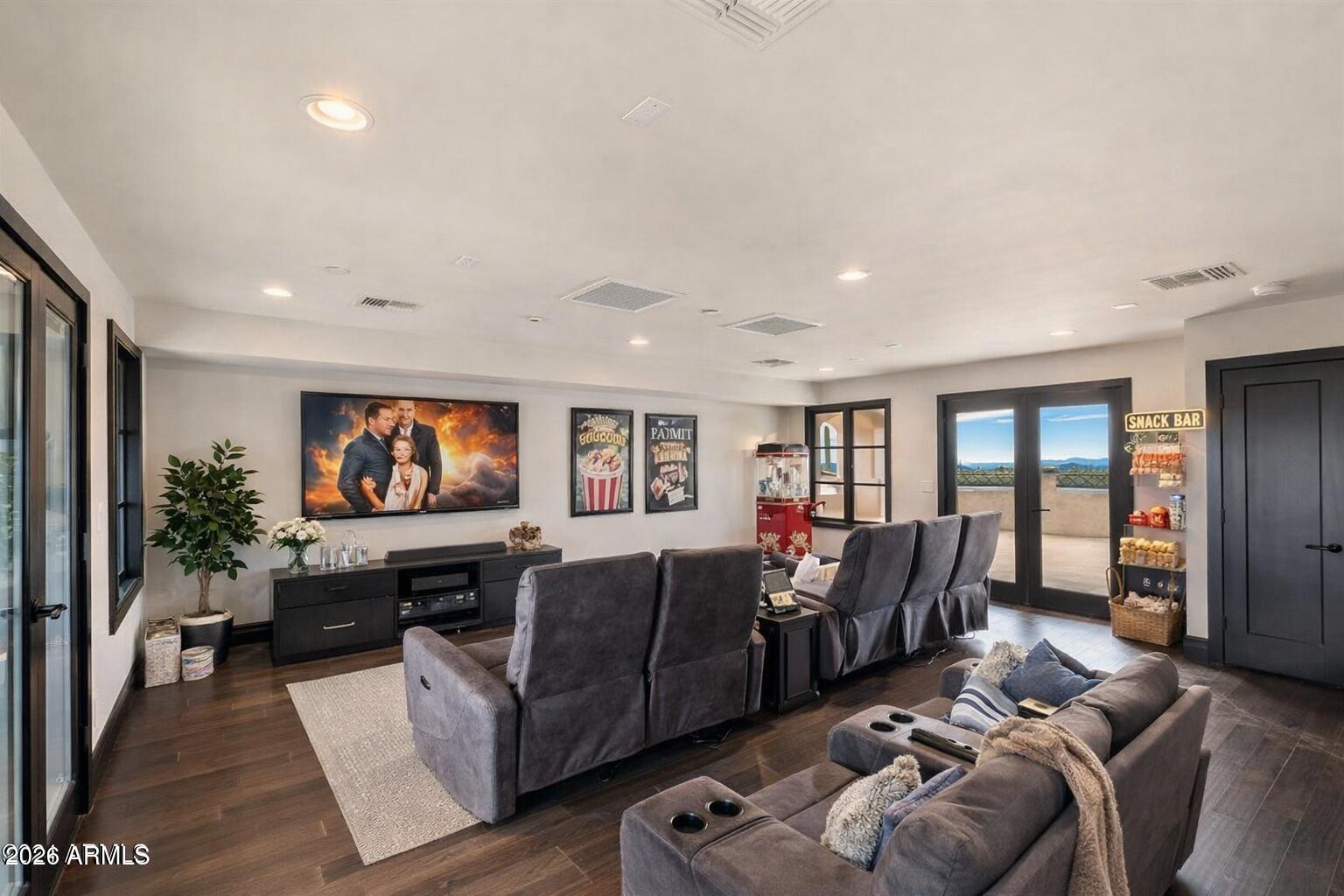 WHISPER ROCK - Residential