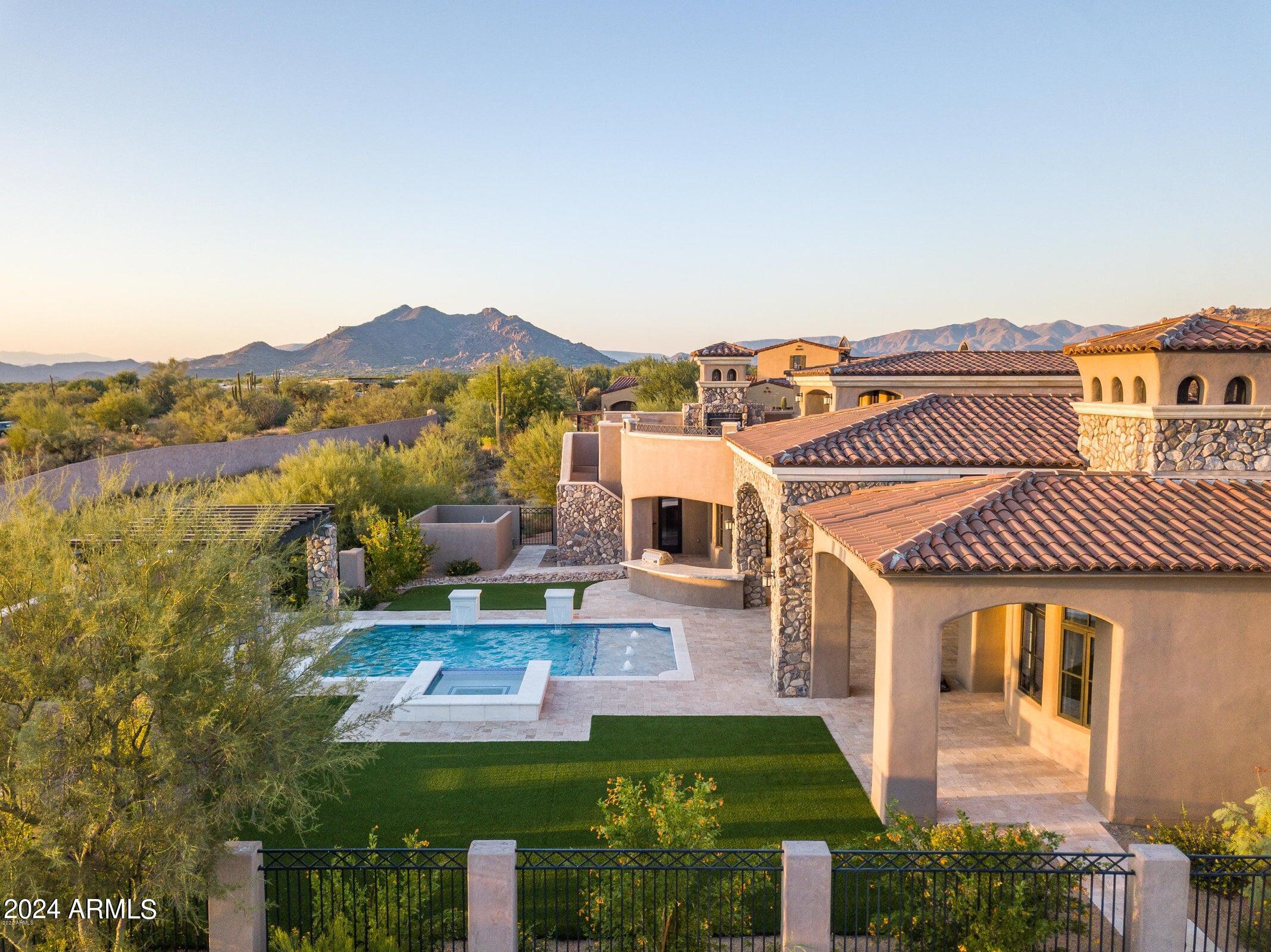 WHISPER ROCK - Residential