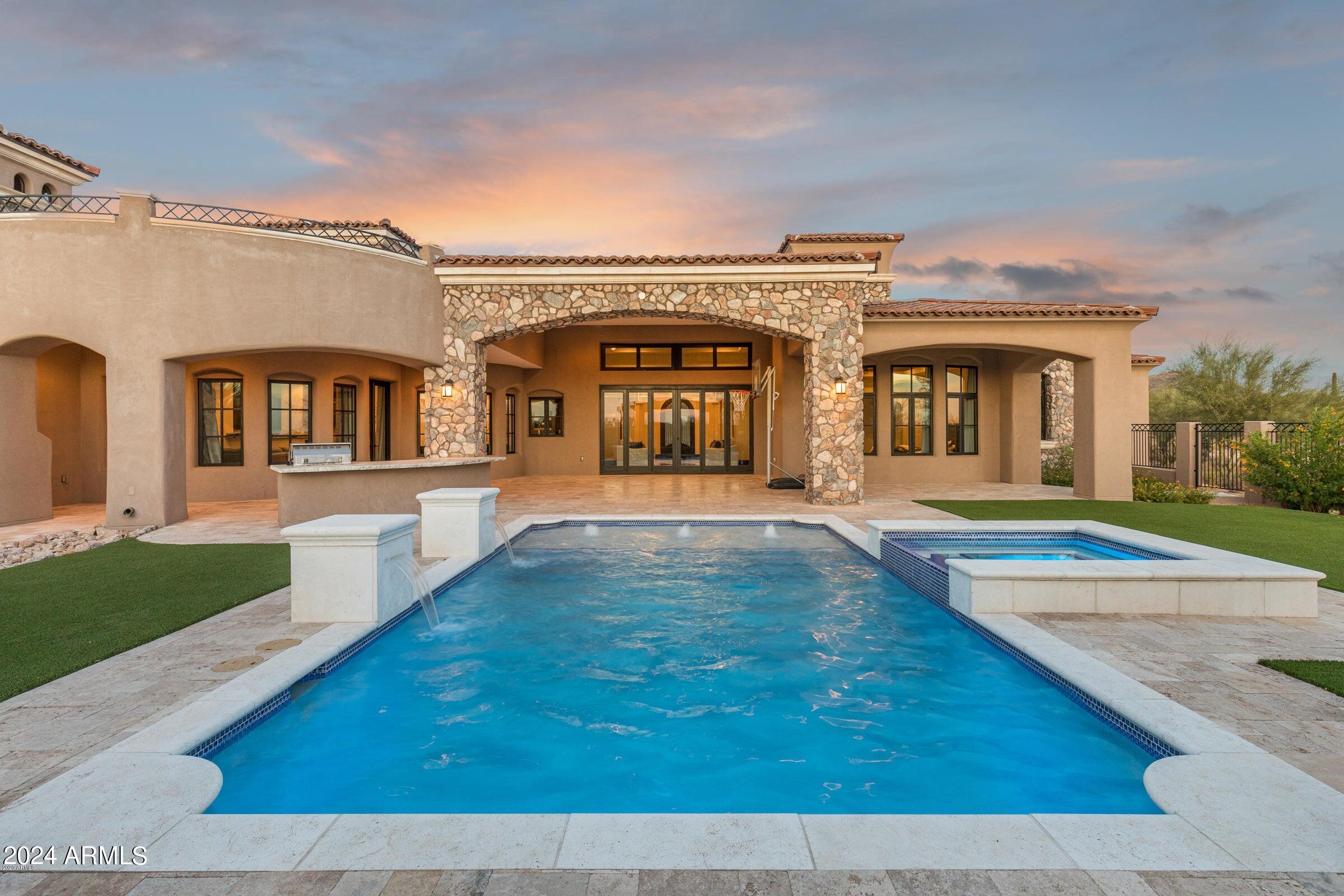 WHISPER ROCK - Residential