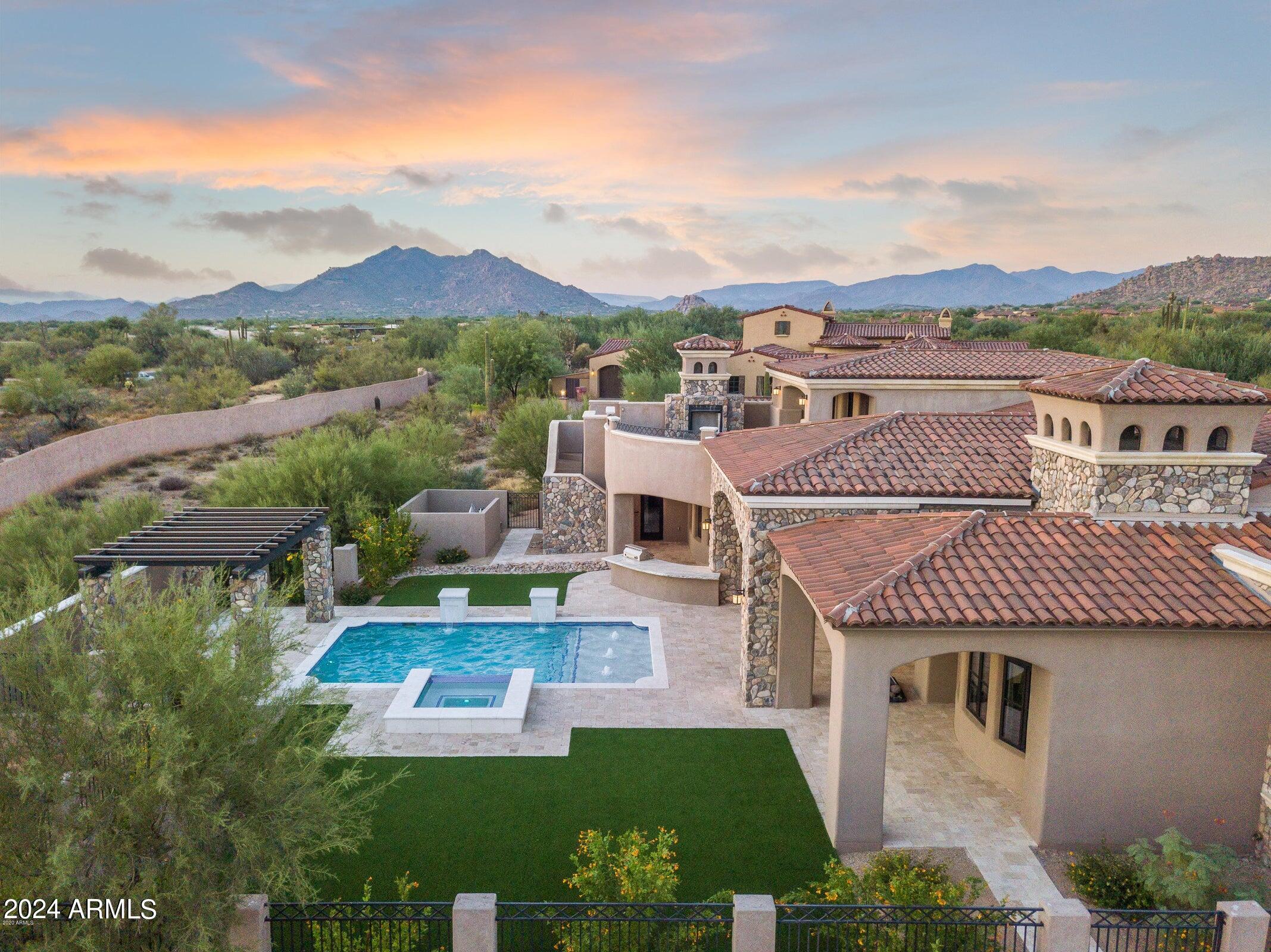 WHISPER ROCK - Residential