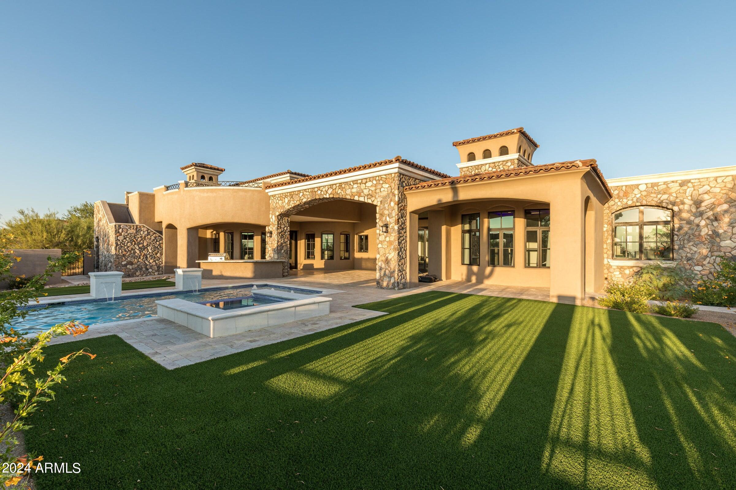 WHISPER ROCK - Residential