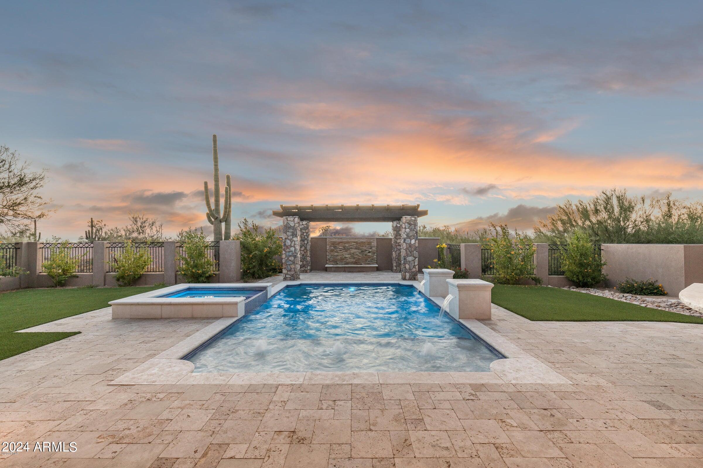 WHISPER ROCK - Residential