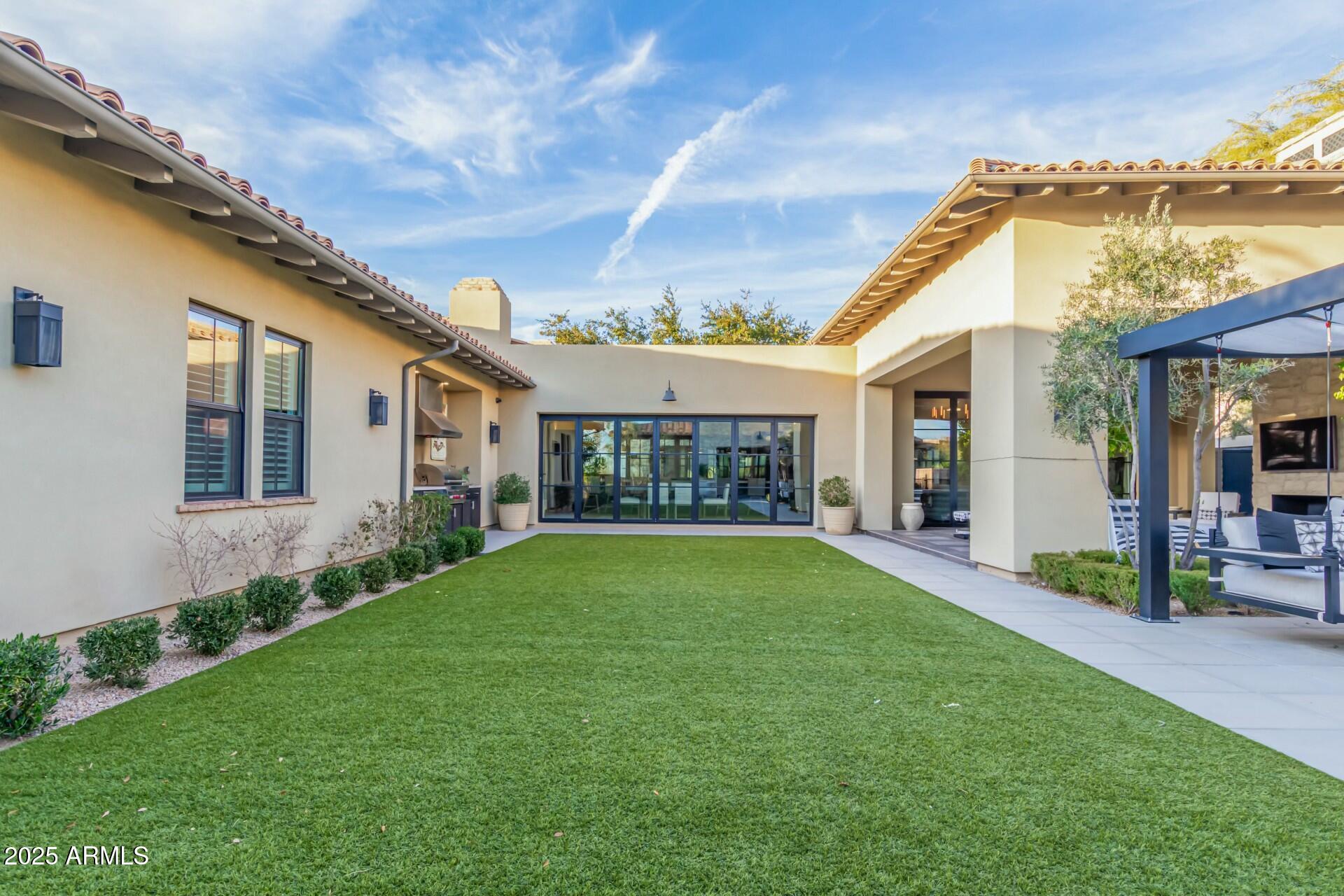 WHITE HORSE - Residential