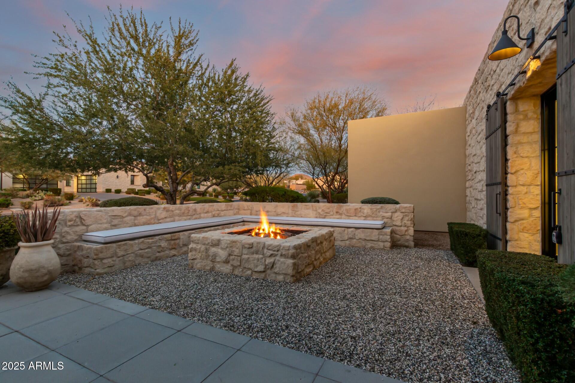 WHITE HORSE - Residential