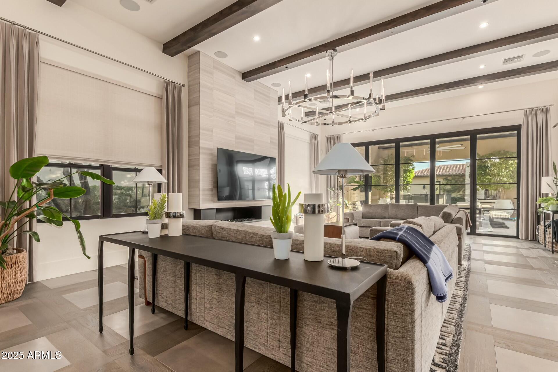 WHITE HORSE - Residential