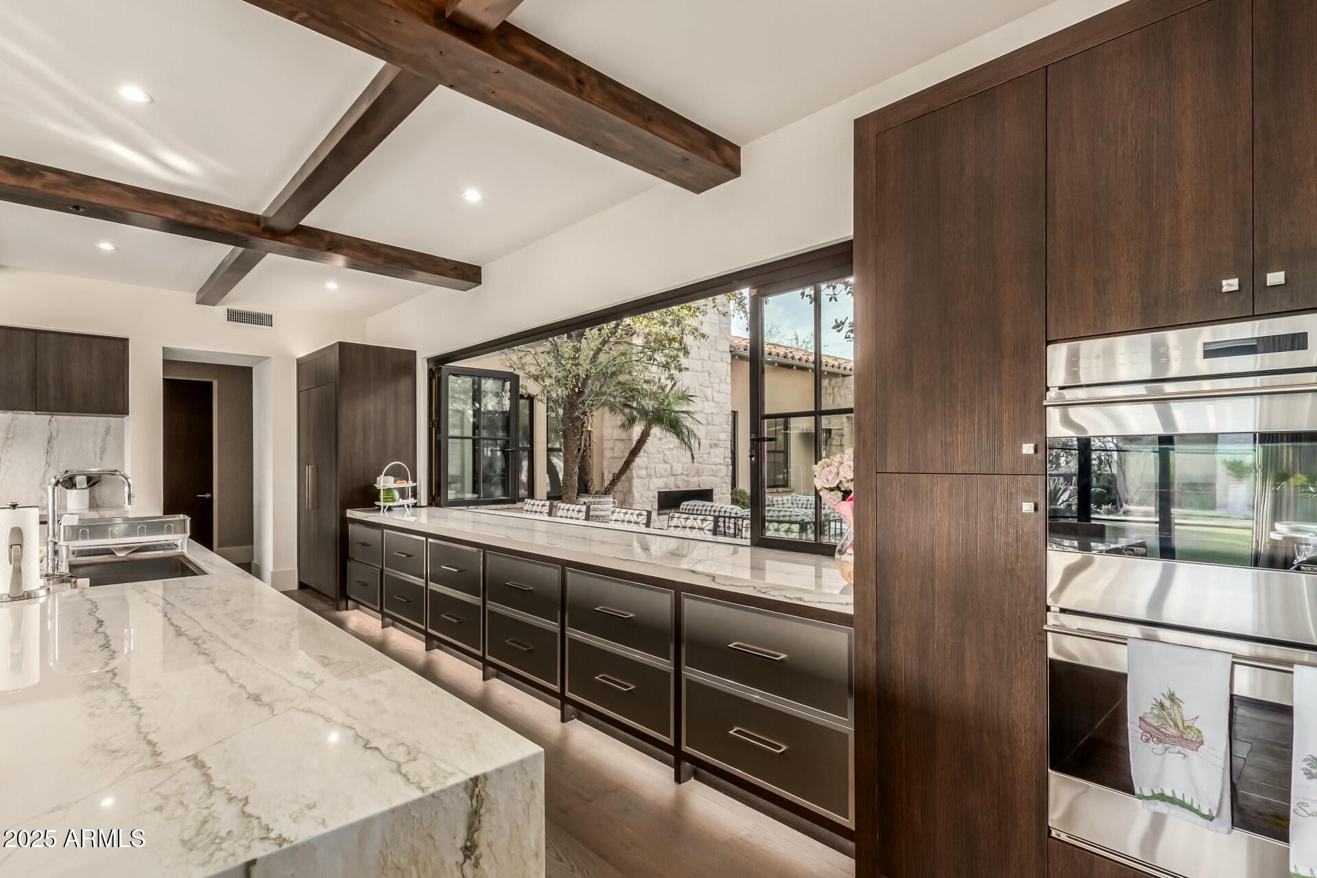 WHITE HORSE - Residential