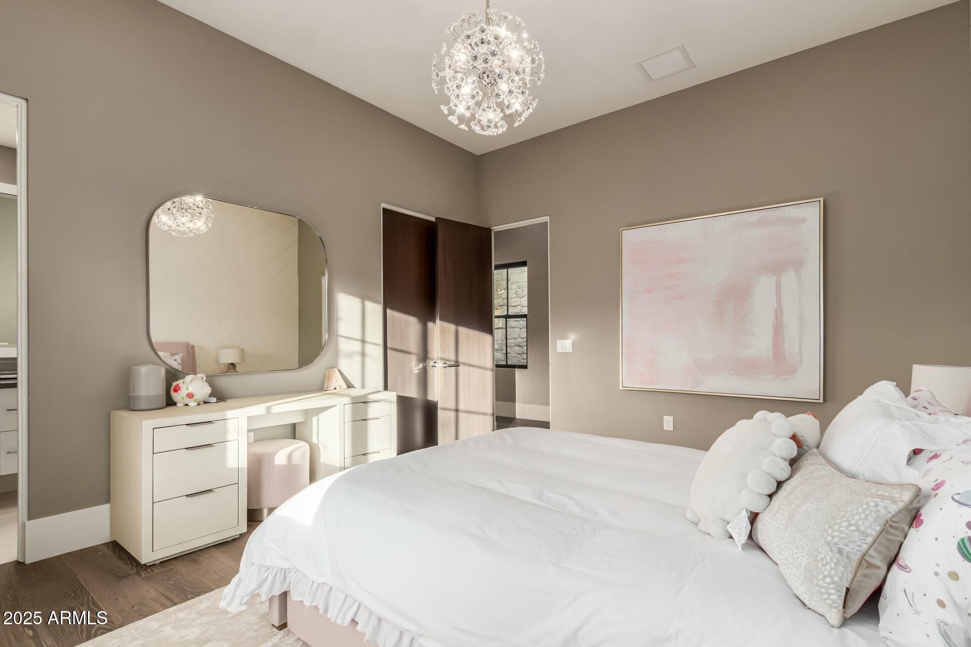 WHITE HORSE - Residential