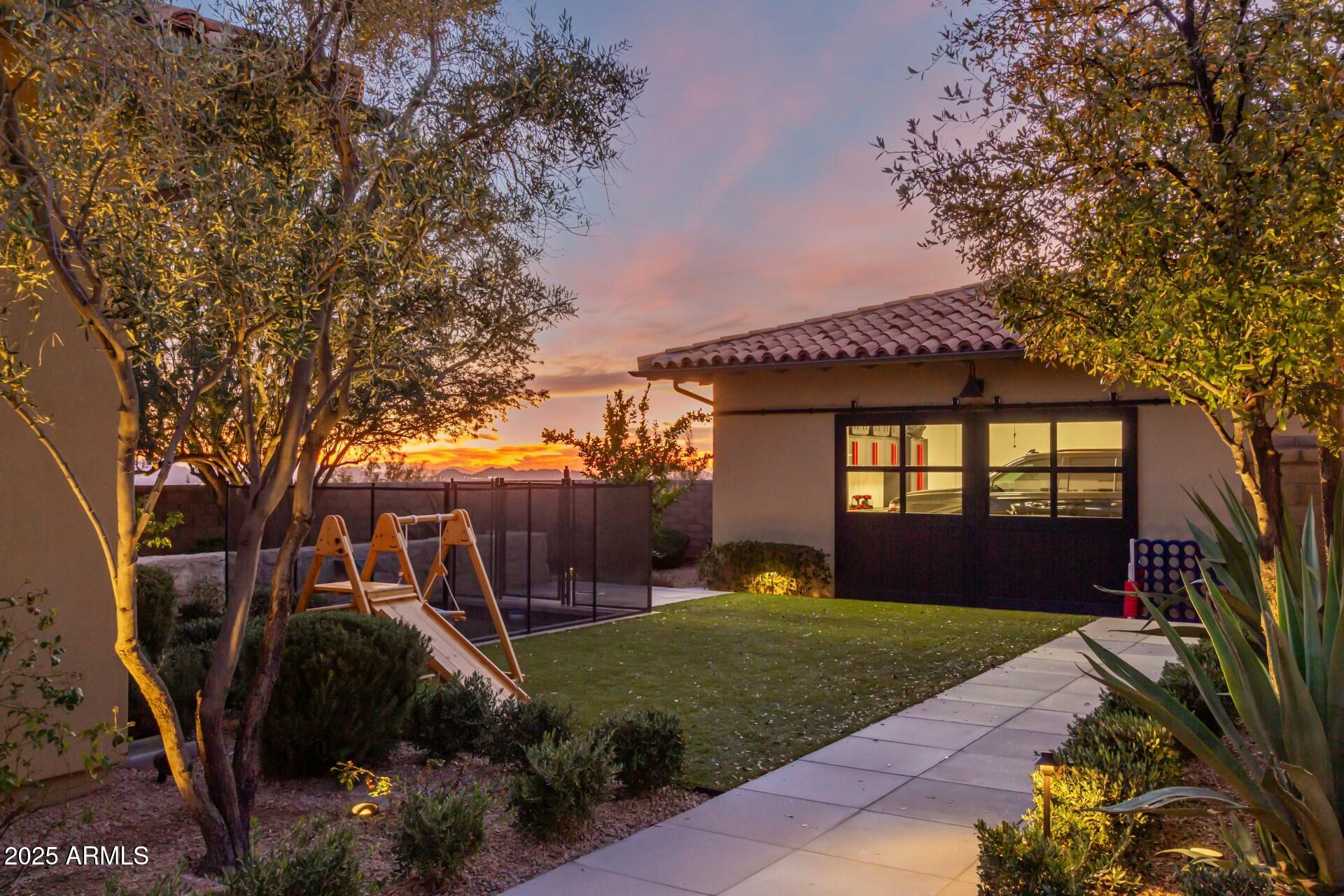 WHITE HORSE - Residential