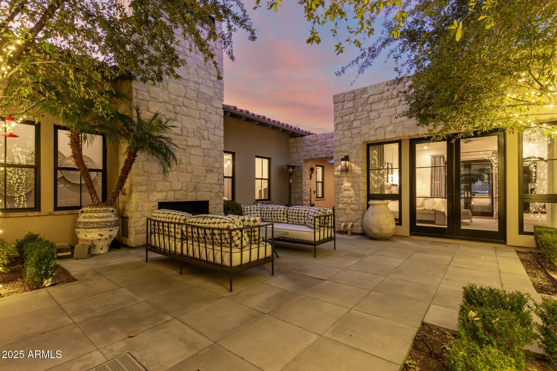 WHITE HORSE - Residential