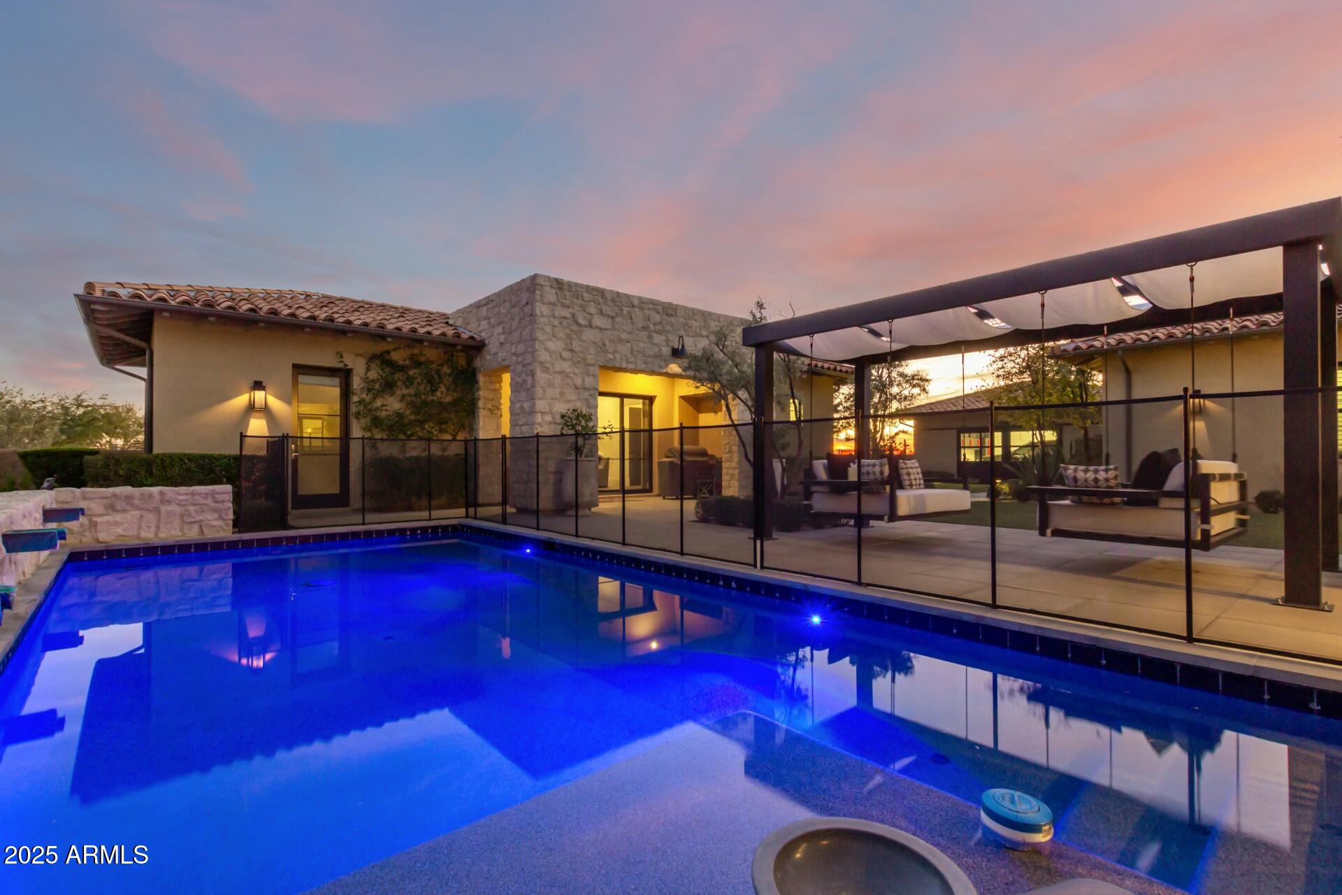 WHITE HORSE - Residential