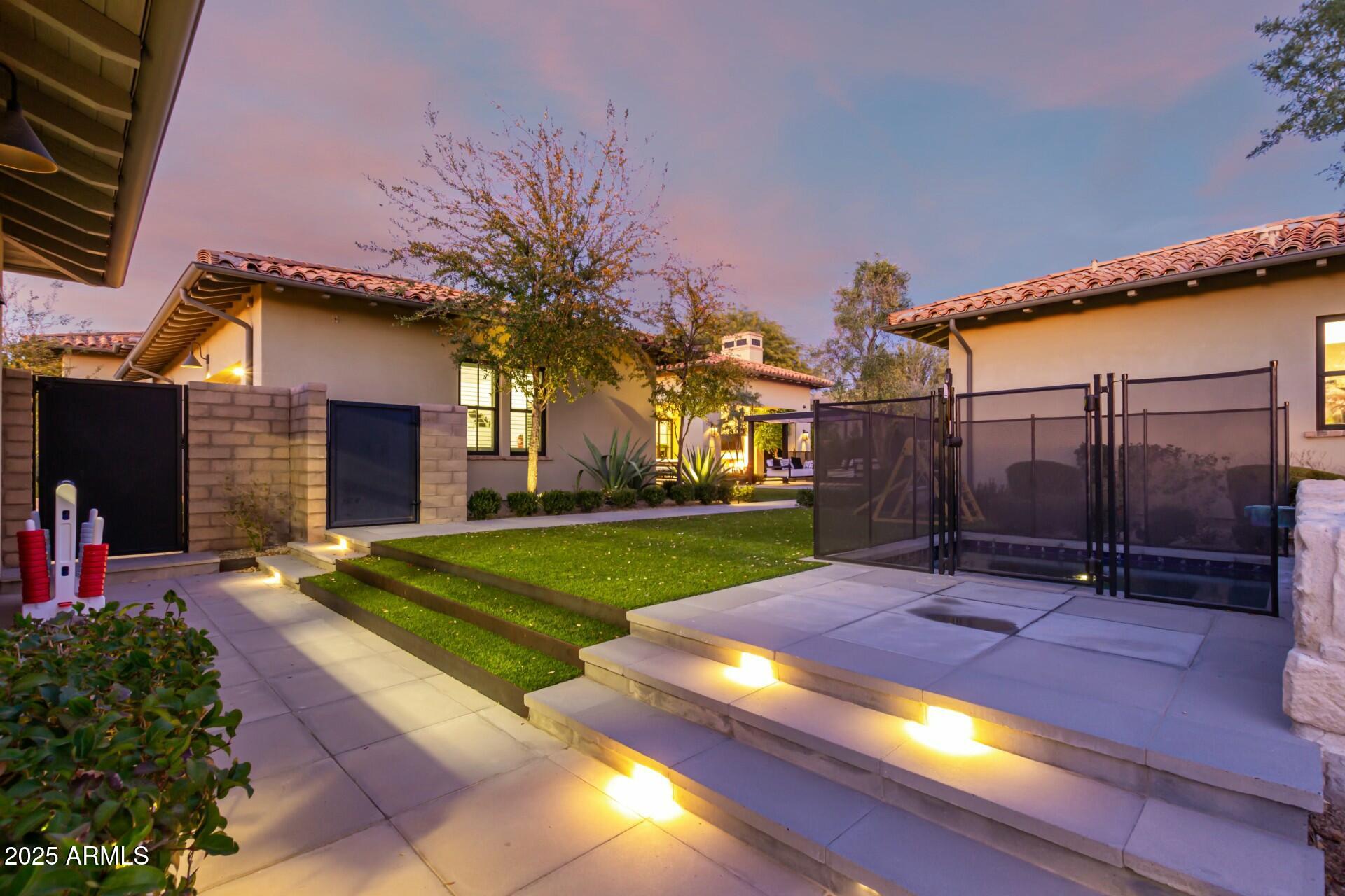 WHITE HORSE - Residential