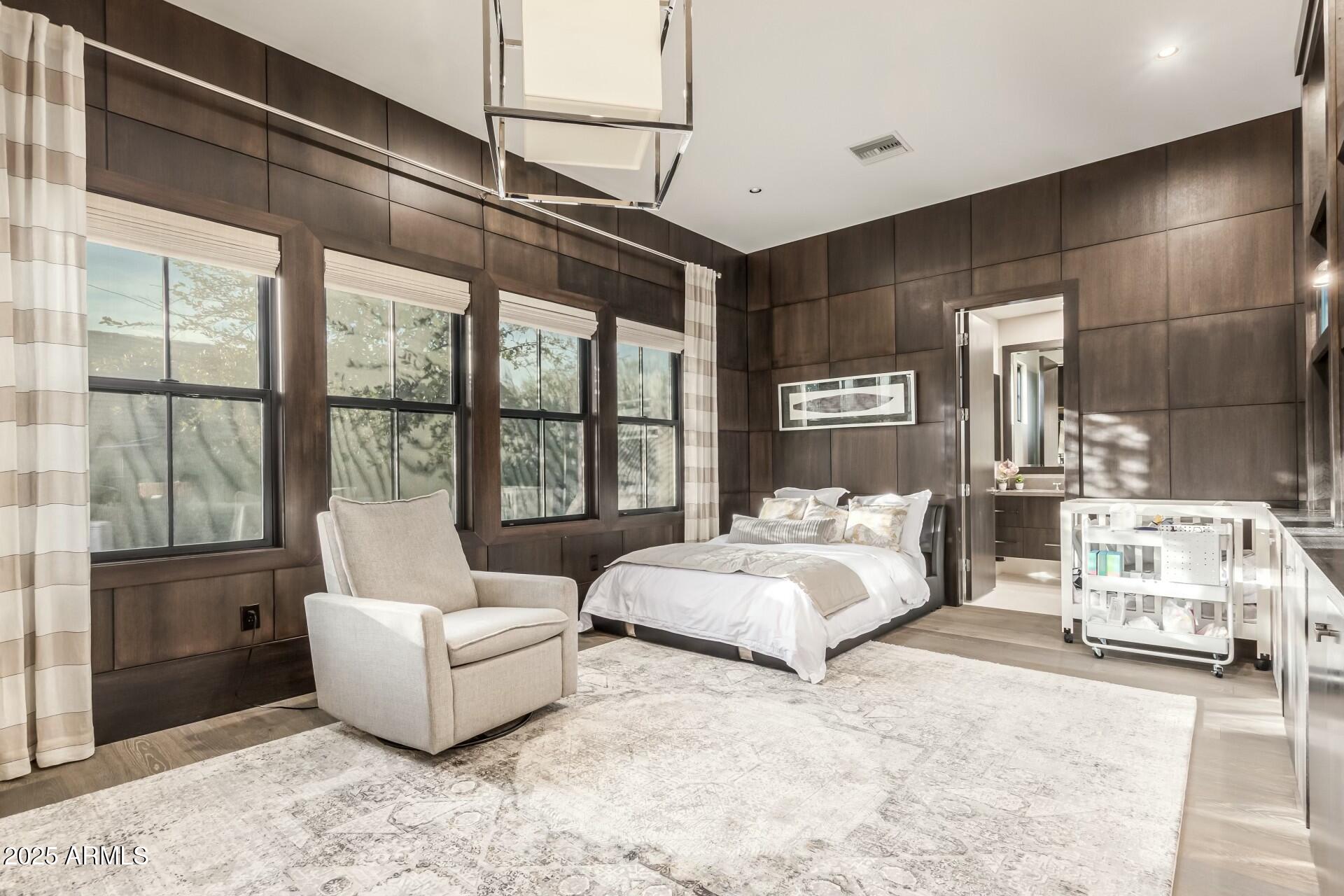 WHITE HORSE - Residential