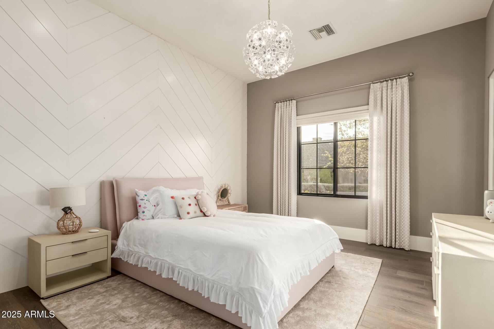 WHITE HORSE - Residential