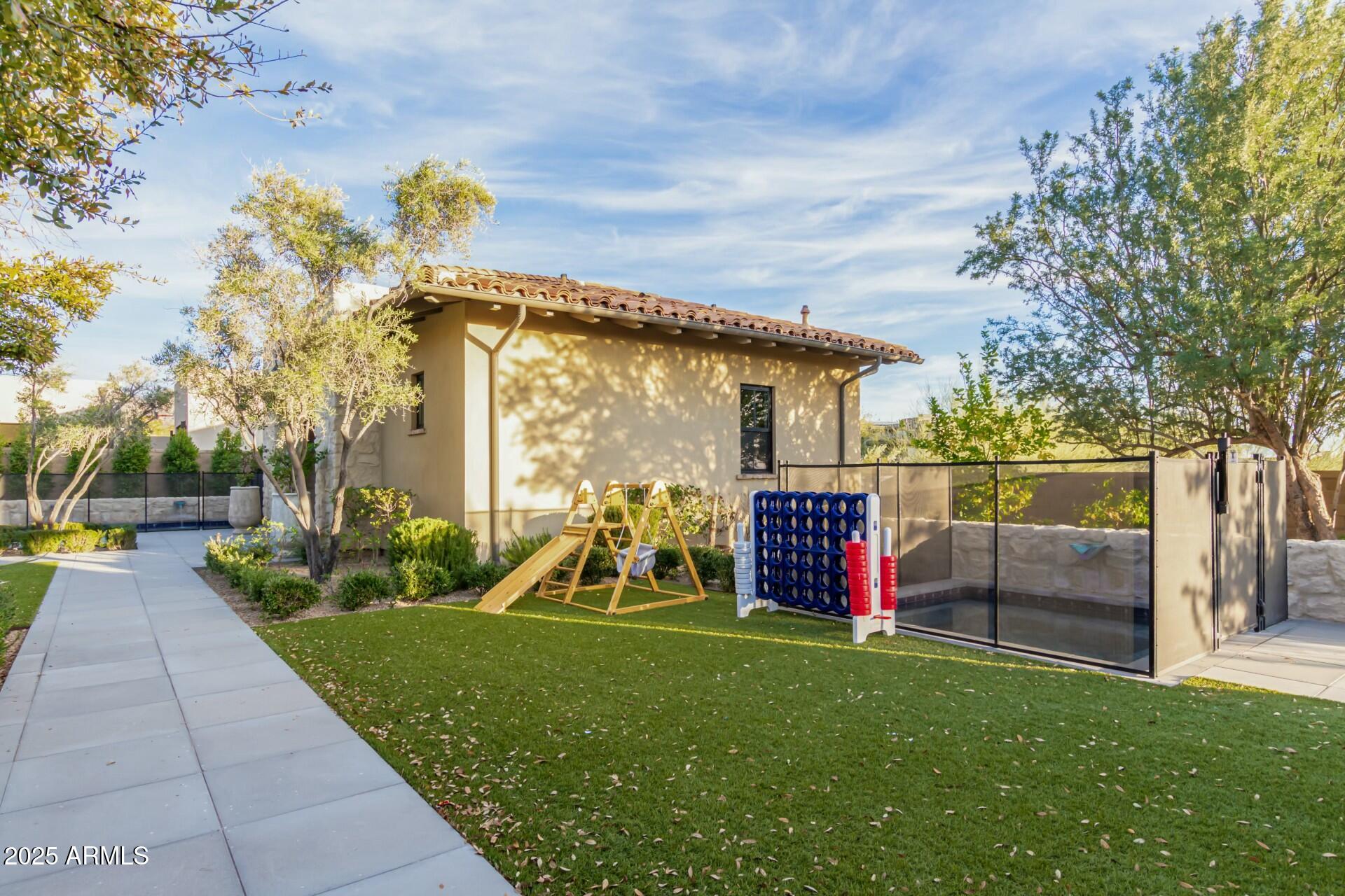 WHITE HORSE - Residential