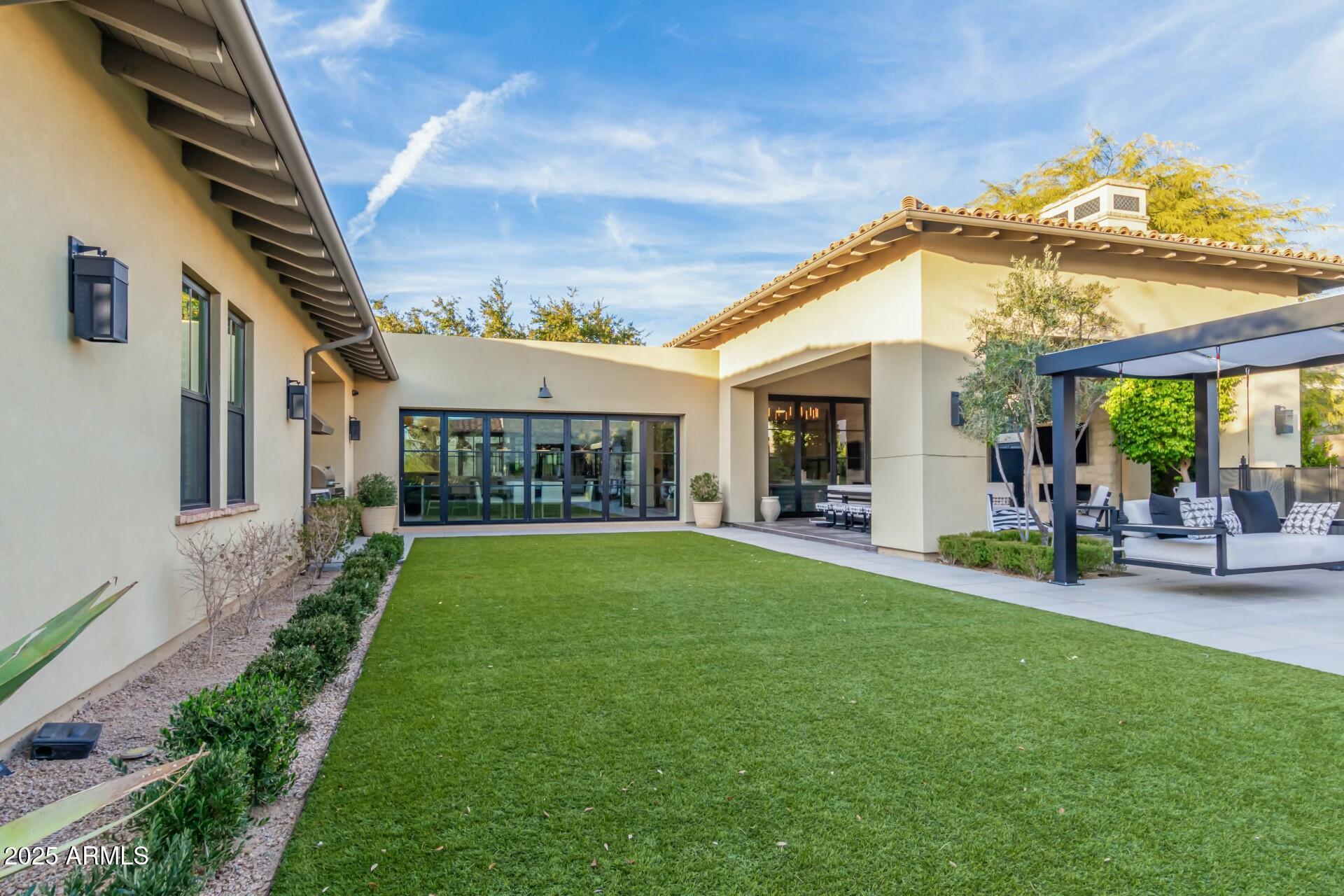 WHITE HORSE - Residential