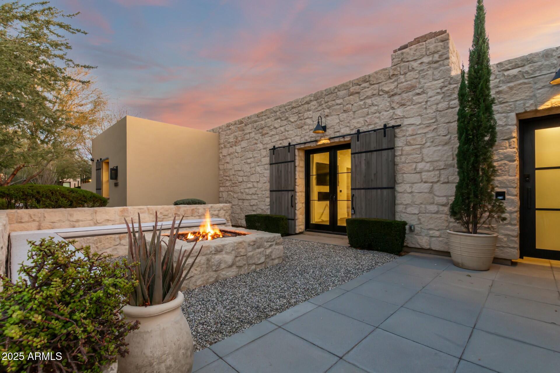 WHITE HORSE - Residential