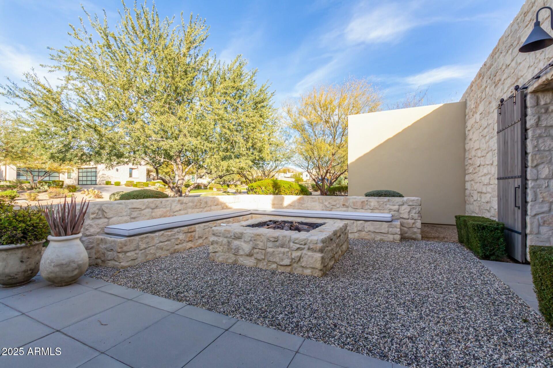 WHITE HORSE - Residential