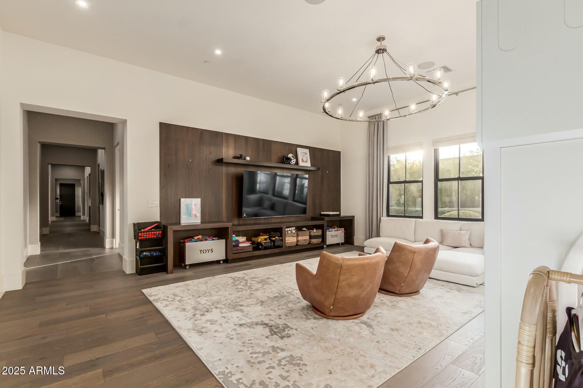 WHITE HORSE - Residential
