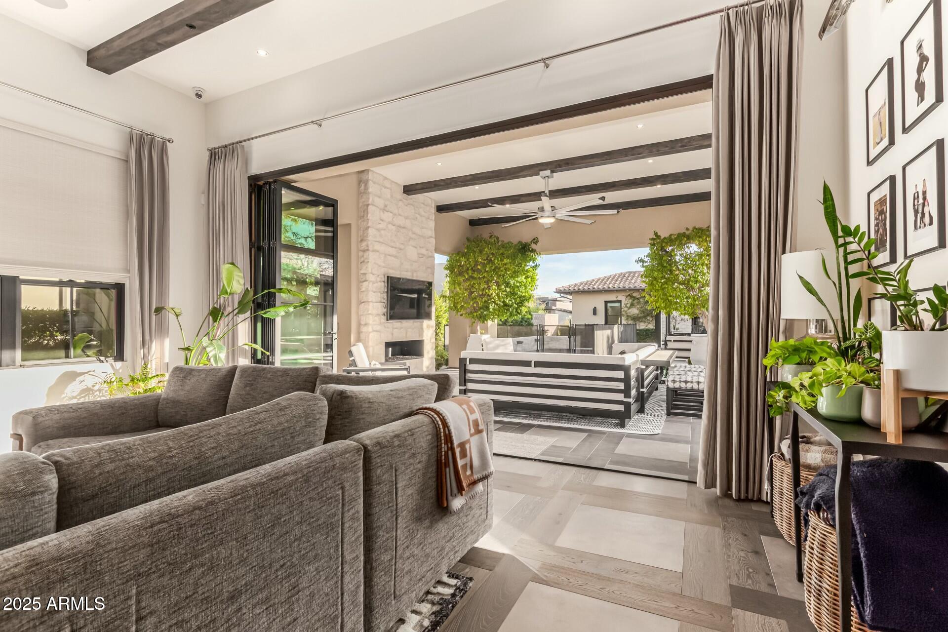 WHITE HORSE - Residential