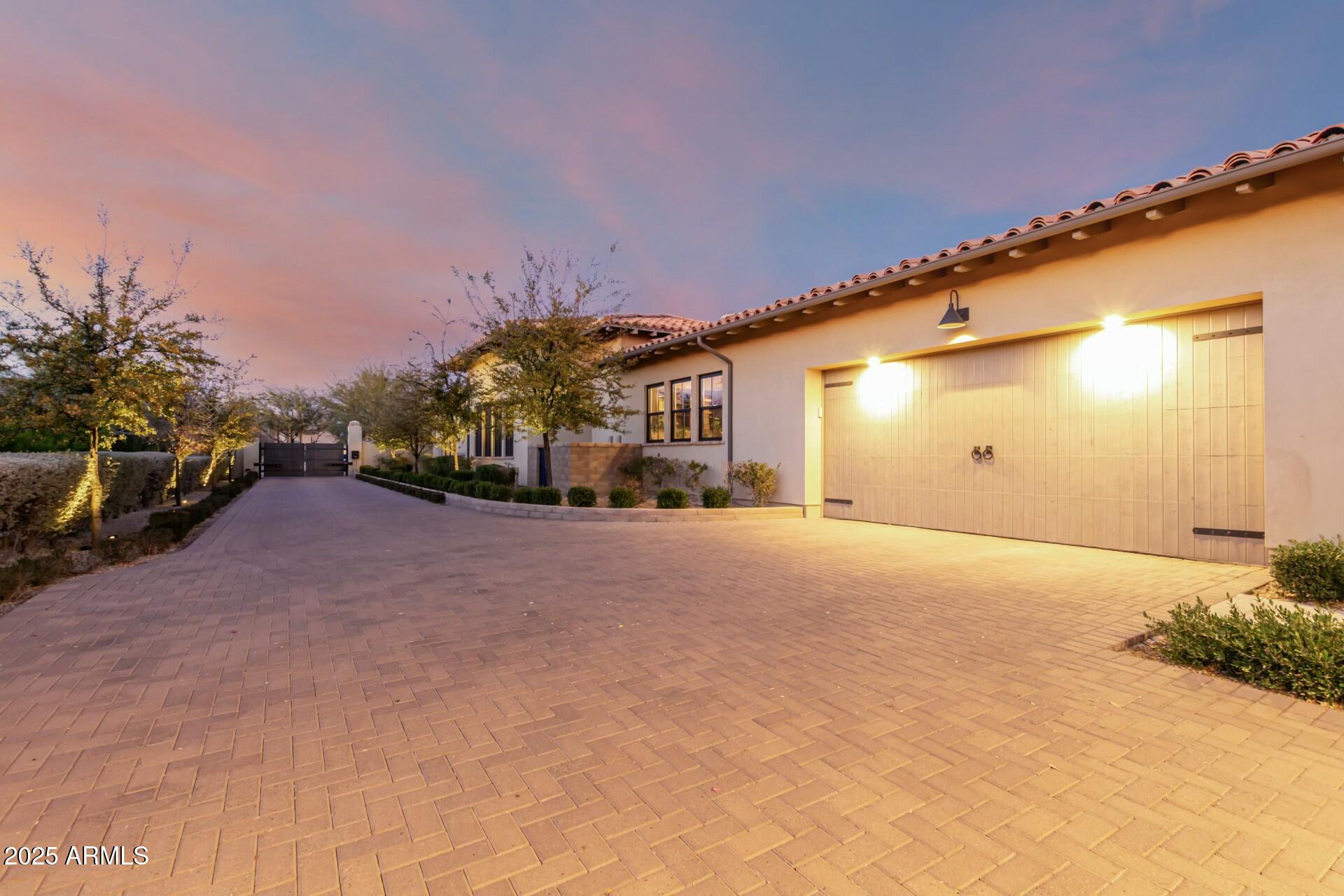 WHITE HORSE - Residential
