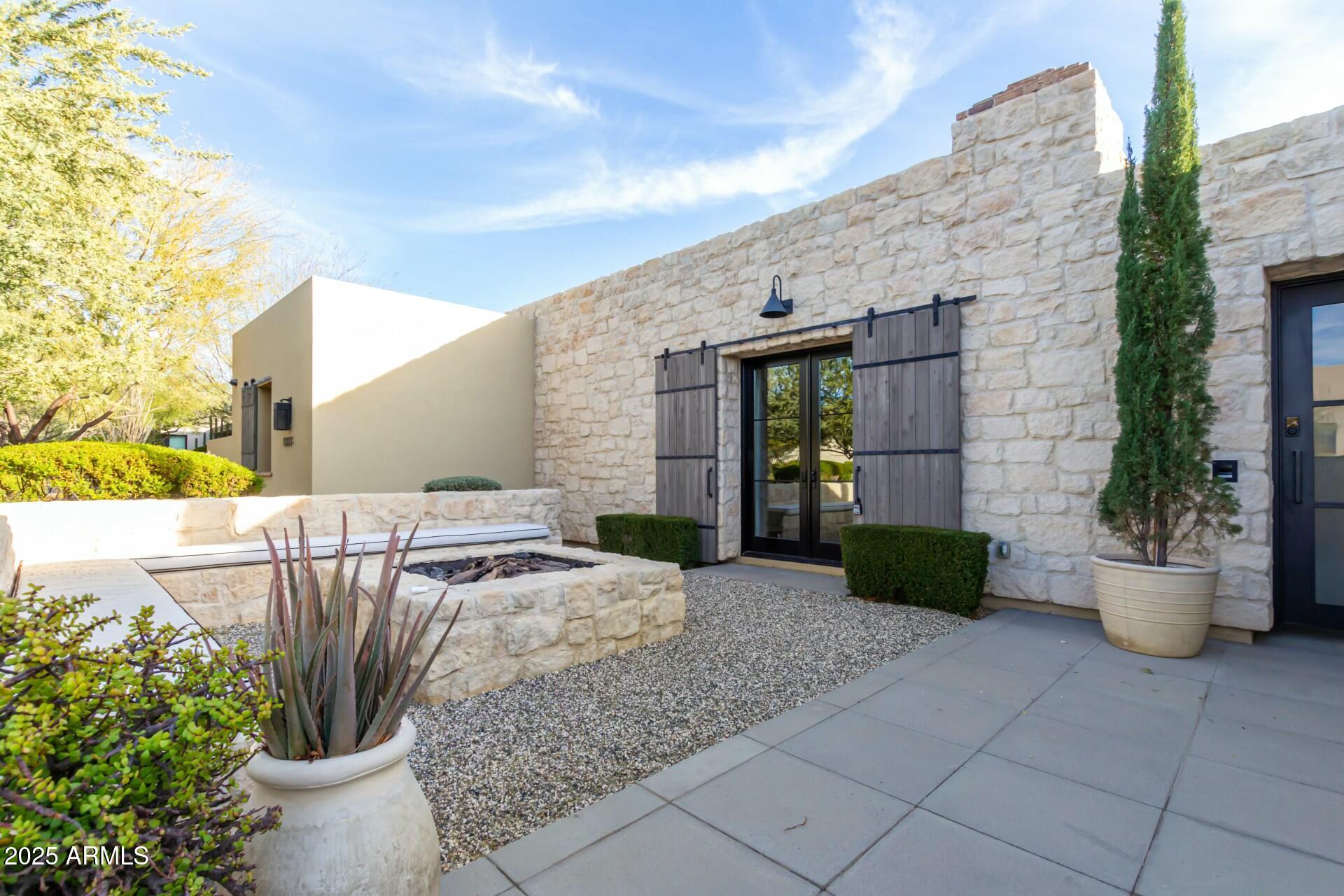 WHITE HORSE - Residential
