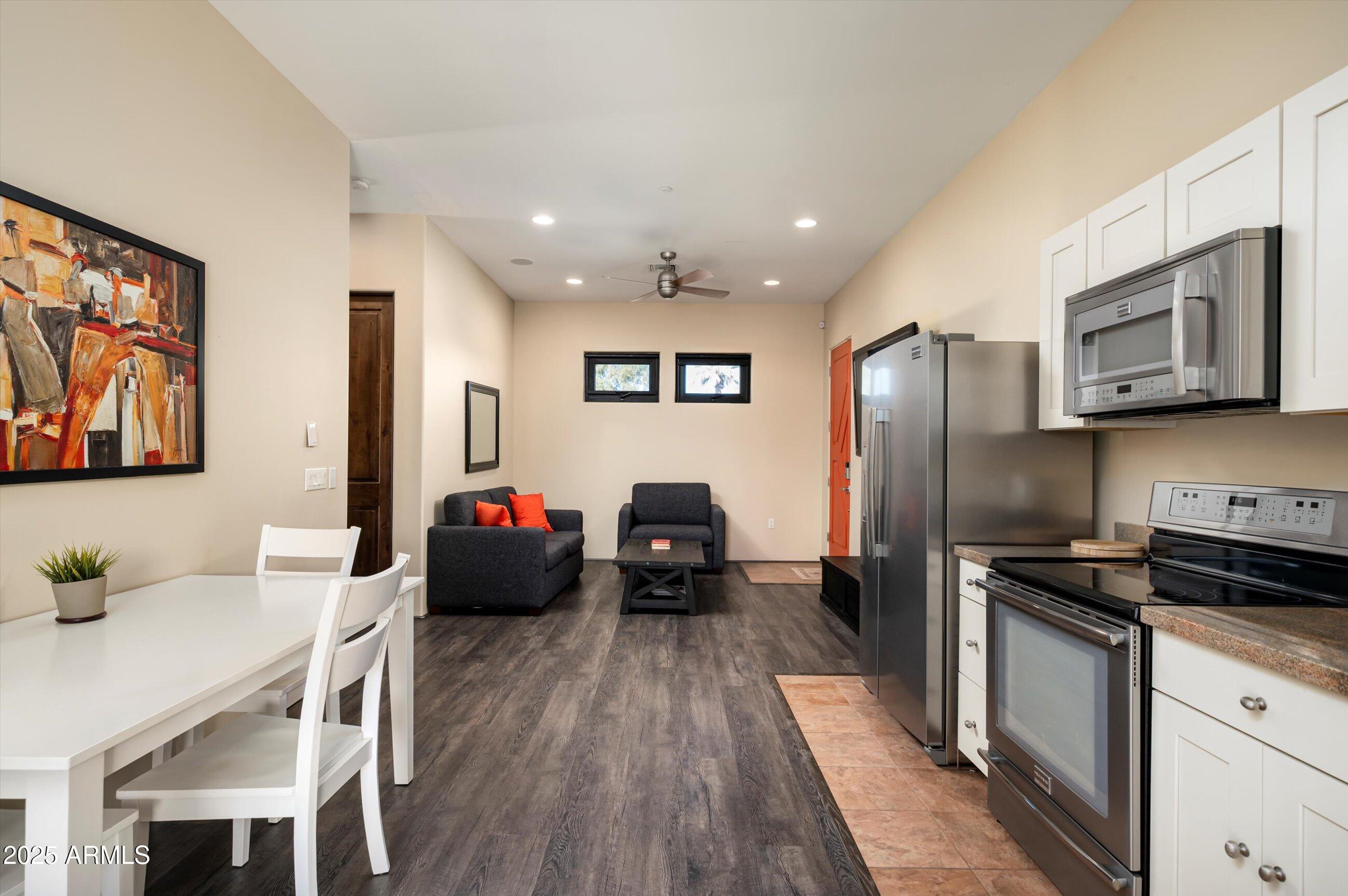 SUNDOWN RANCHOS - Residential