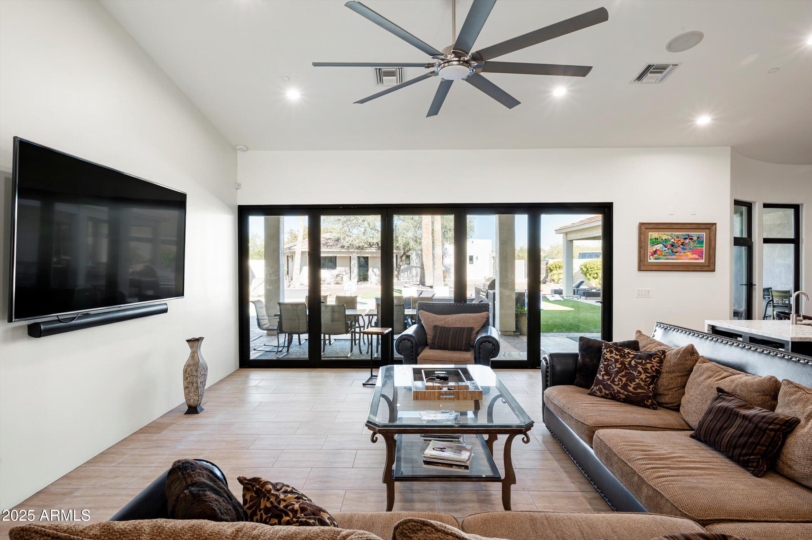 SUNDOWN RANCHOS - Residential
