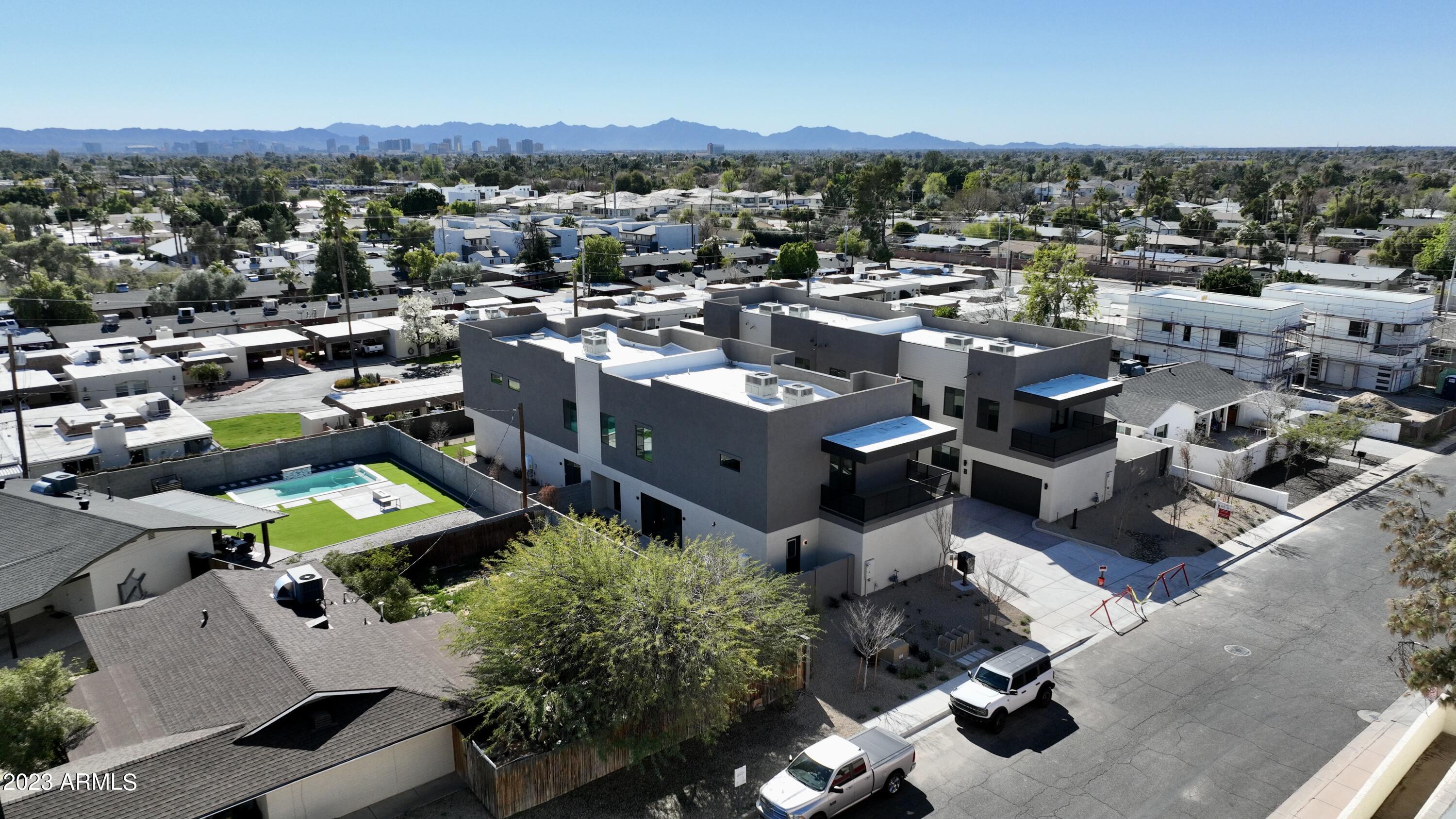 Lamar Townhomes - Residential Income