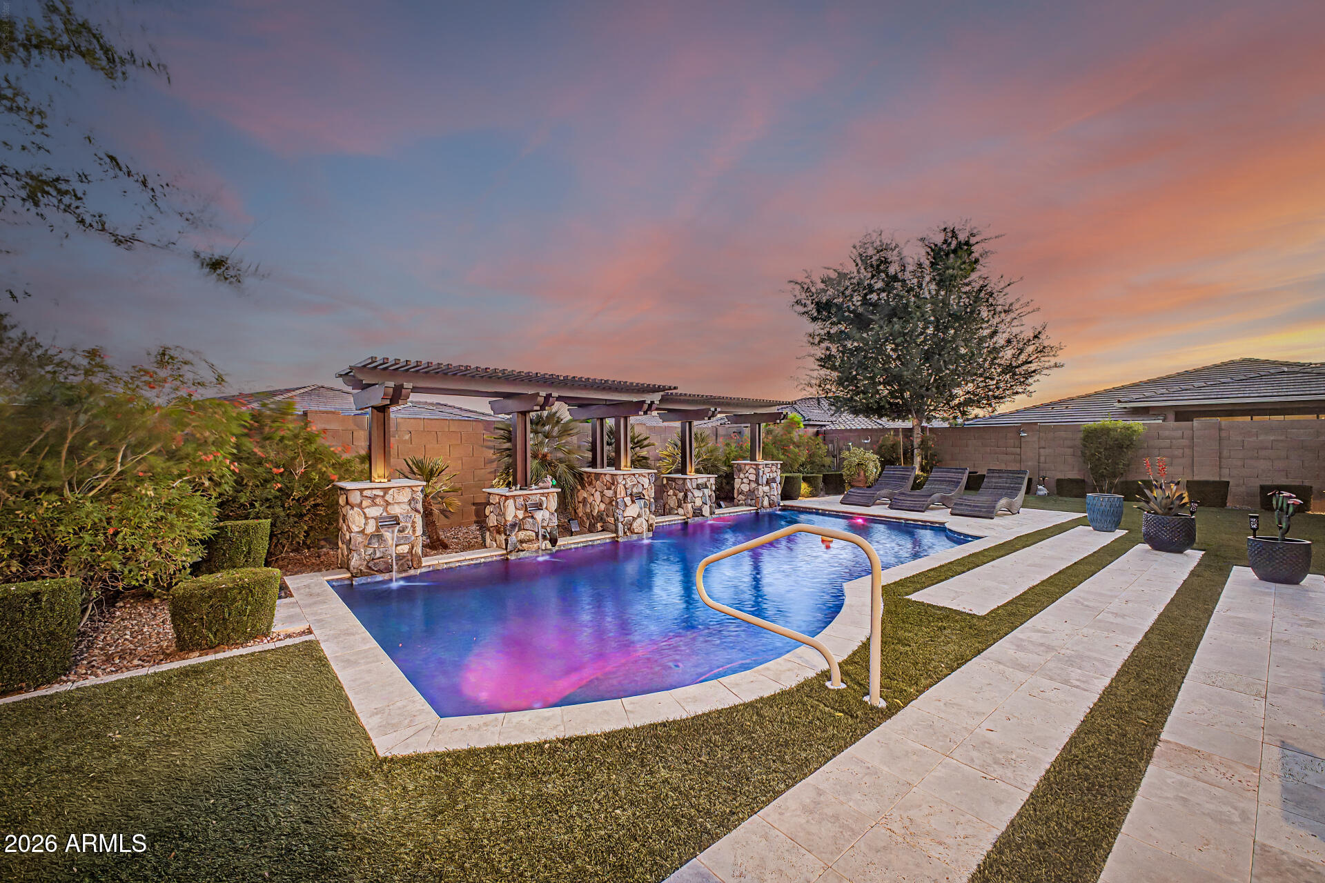 WESTWING MOUNTAIN PARCEL 24 ESCENA - Residential