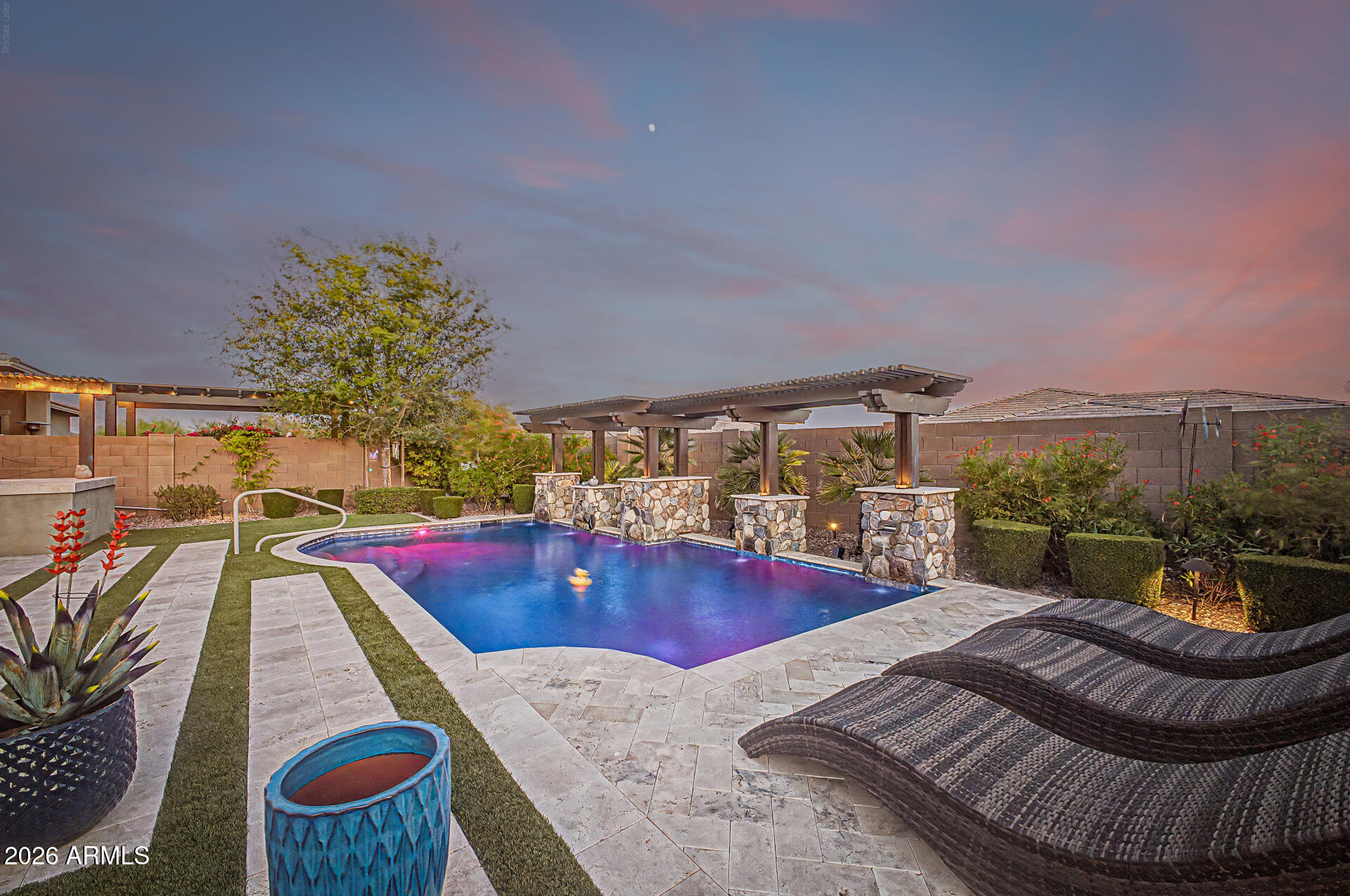 WESTWING MOUNTAIN PARCEL 24 ESCENA - Residential