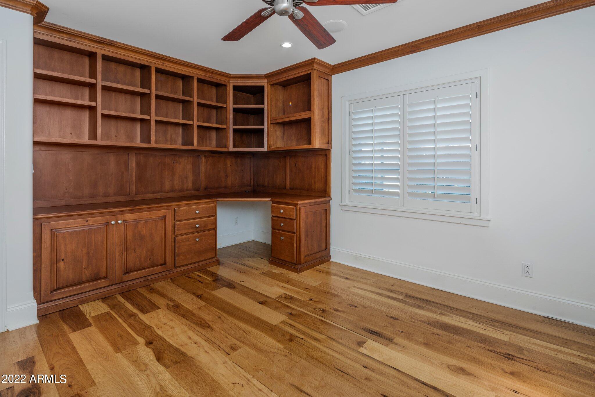 MARY MANOR - Residential