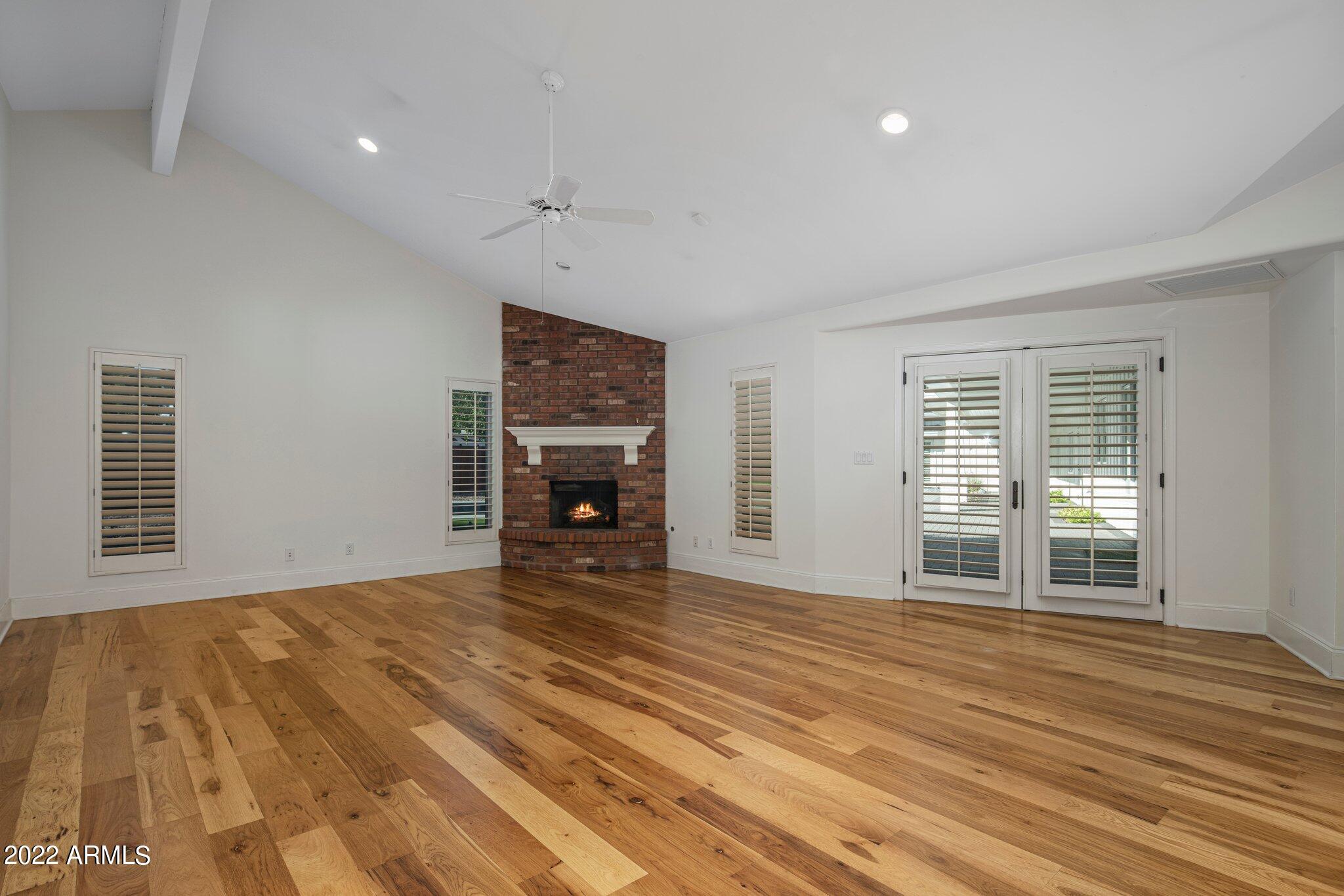 MARY MANOR - Residential