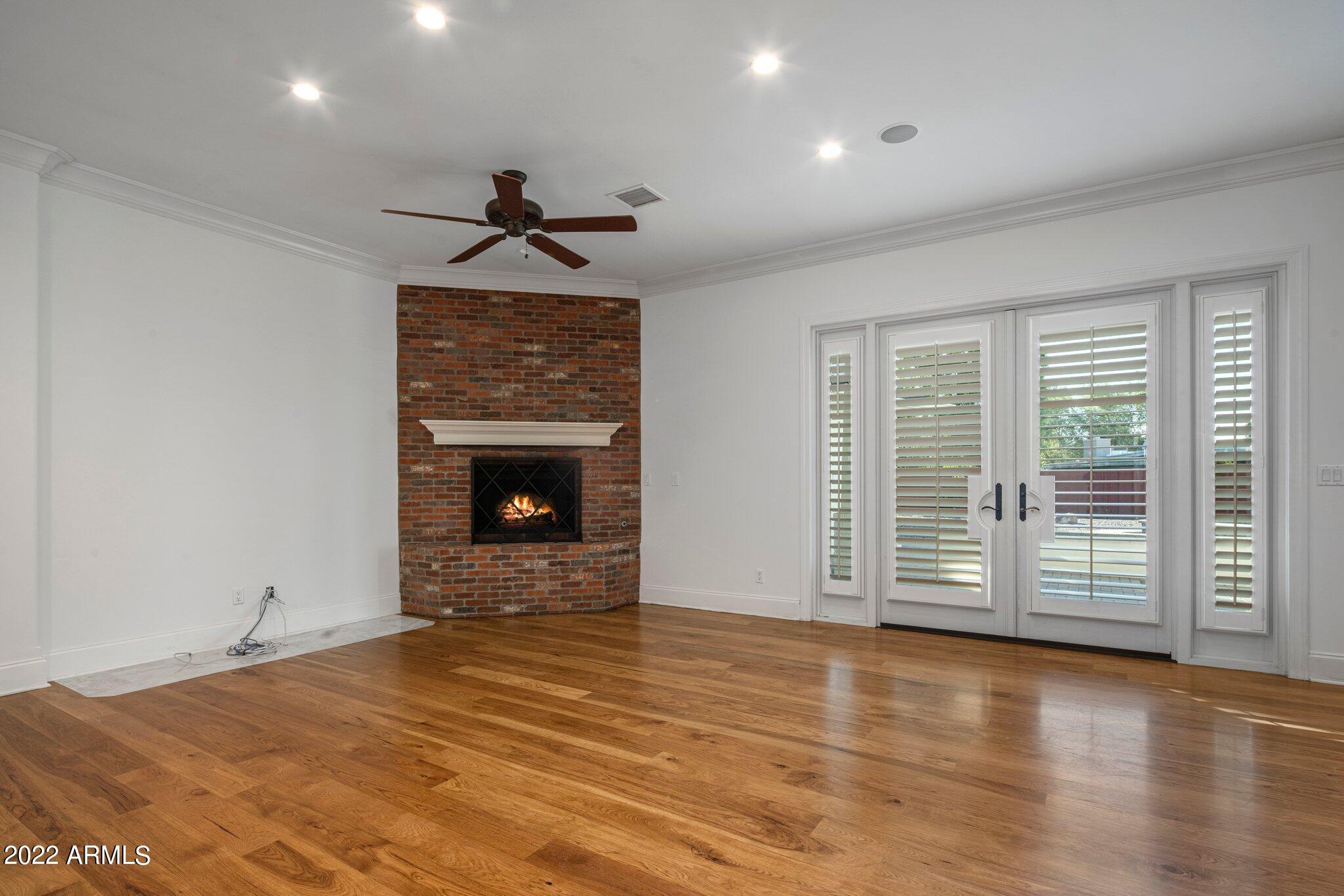 MARY MANOR - Residential