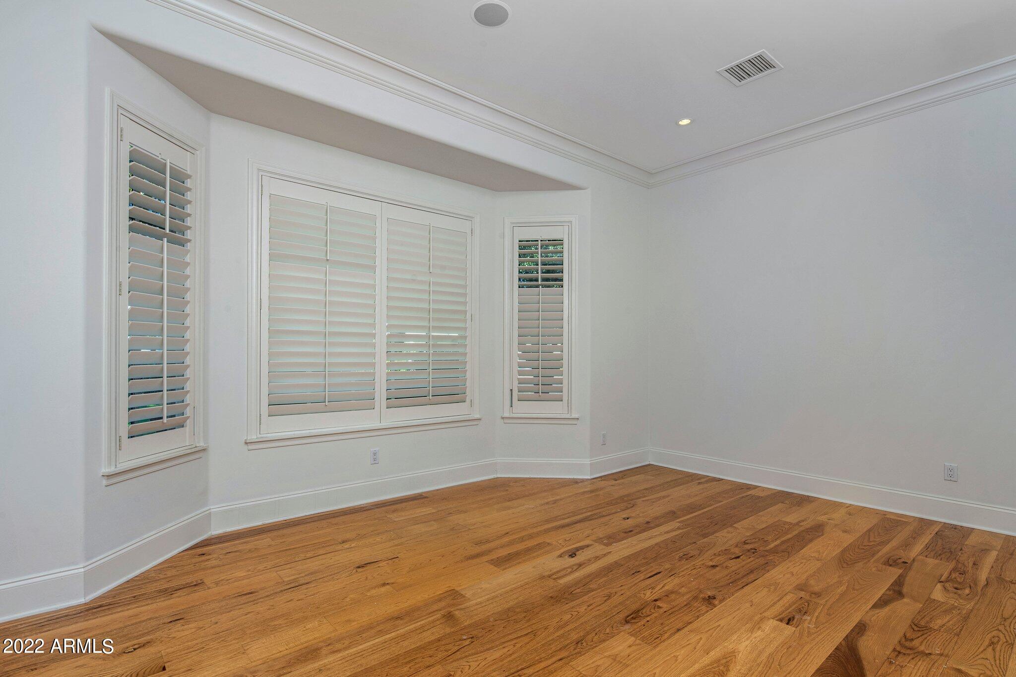 MARY MANOR - Residential