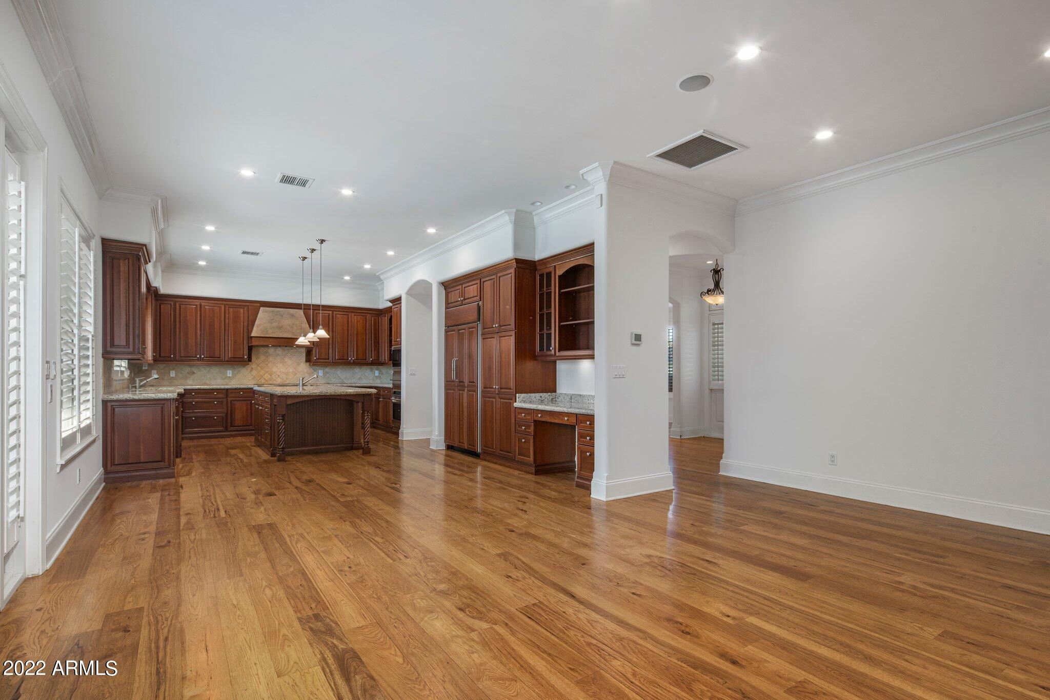 MARY MANOR - Residential
