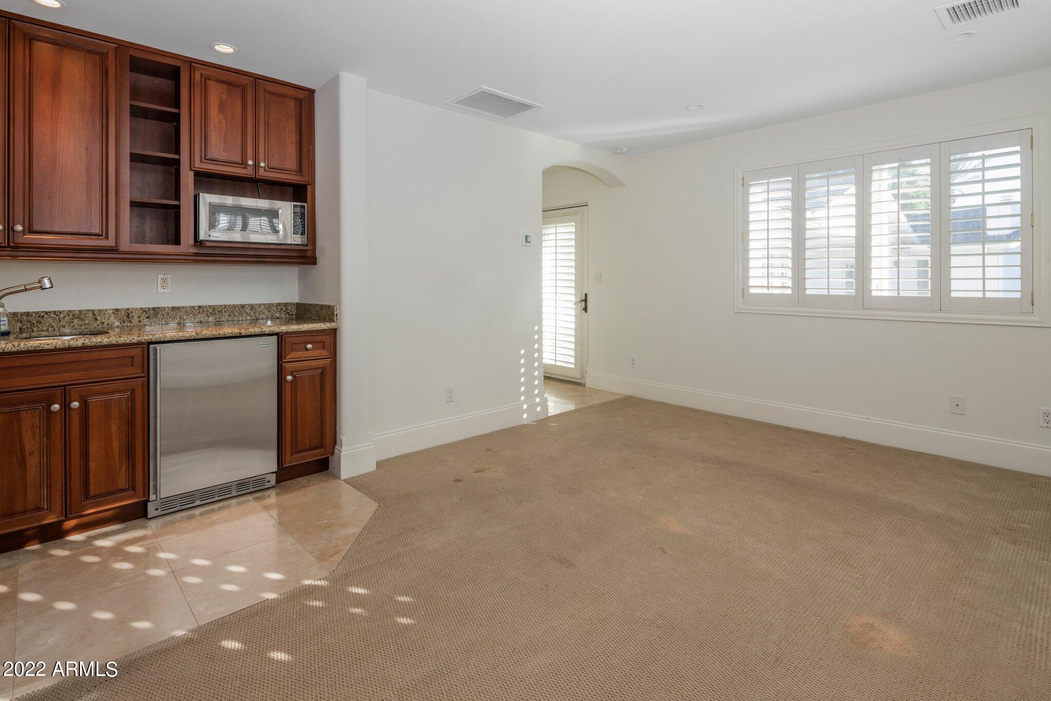 MARY MANOR - Residential