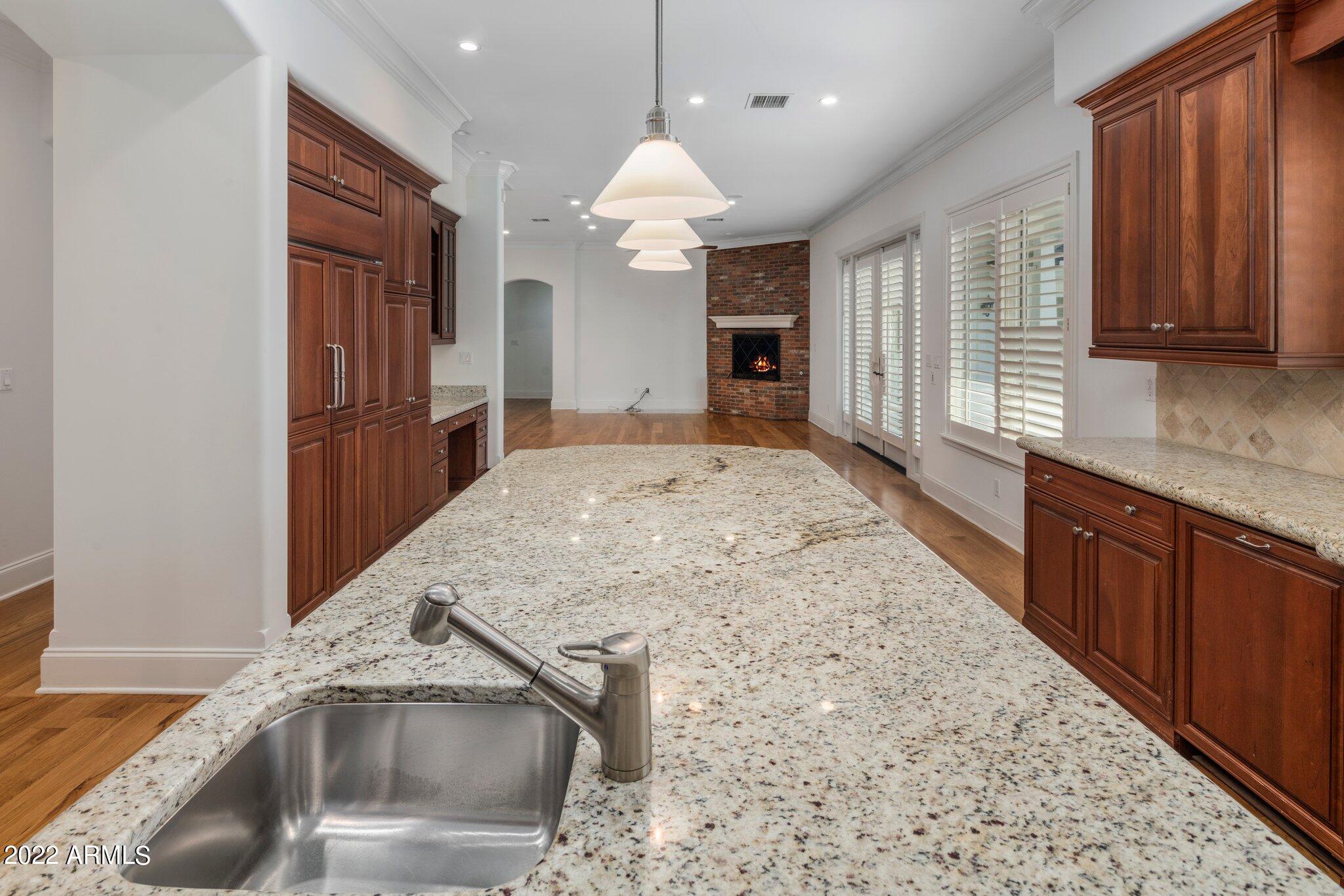 MARY MANOR - Residential