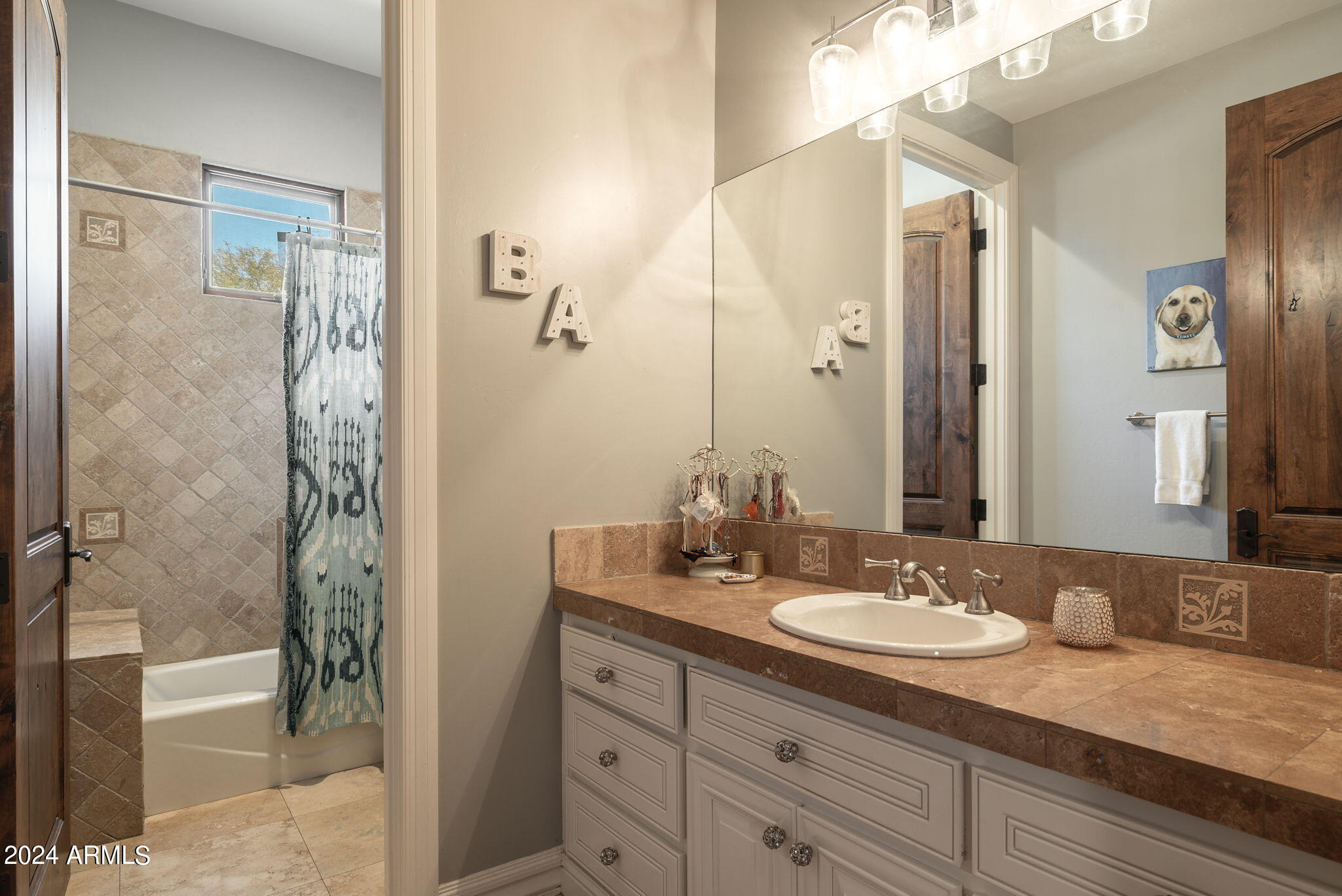 PARADISE COUNTRY ESTATES 2 - Residential